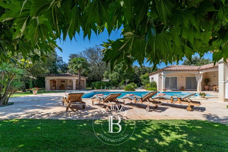 Venta, Villa Castries - picture 1