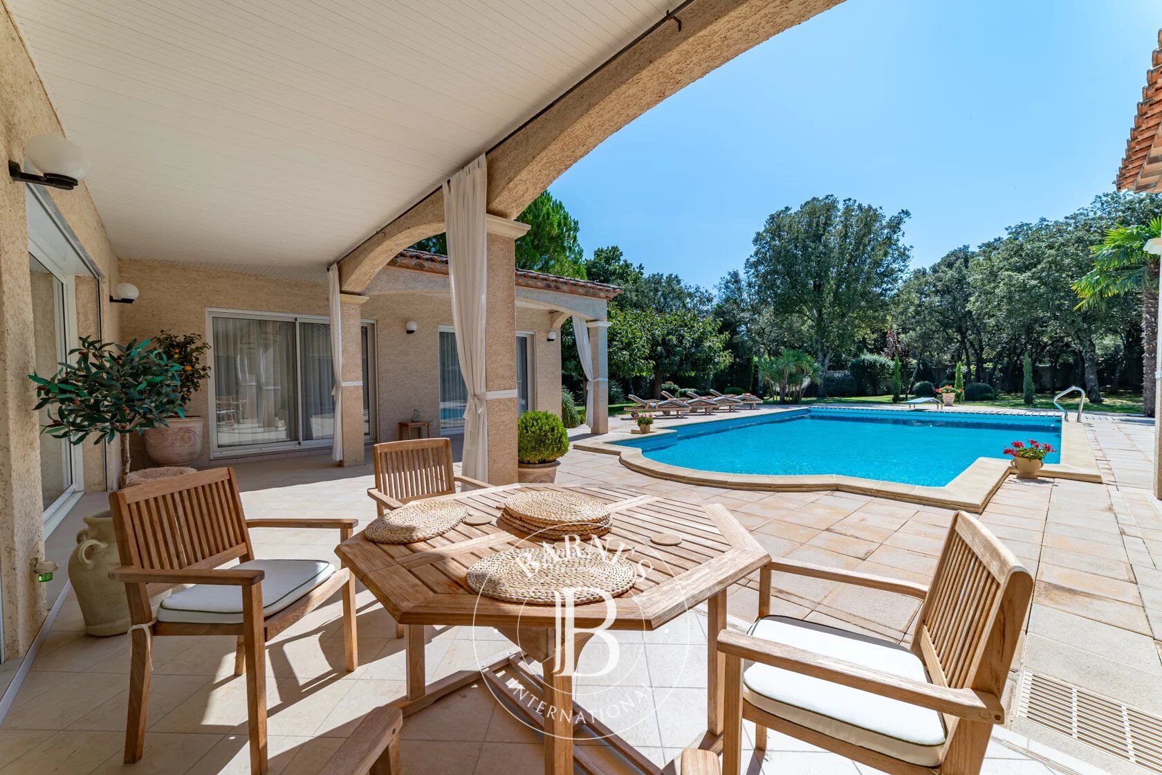 Venta, Villa Castries - picture 2