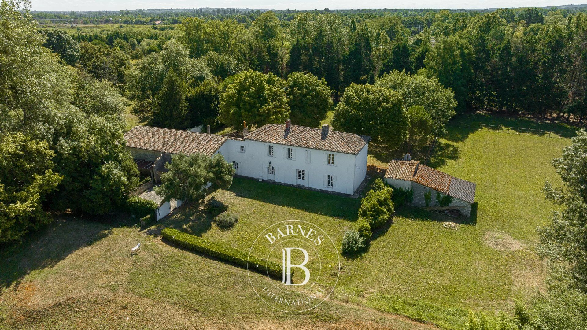 Arveyres - Propriété de 320 m² - Vue magnifique sur la Dordogne - Parc de 2 ha - picture 1