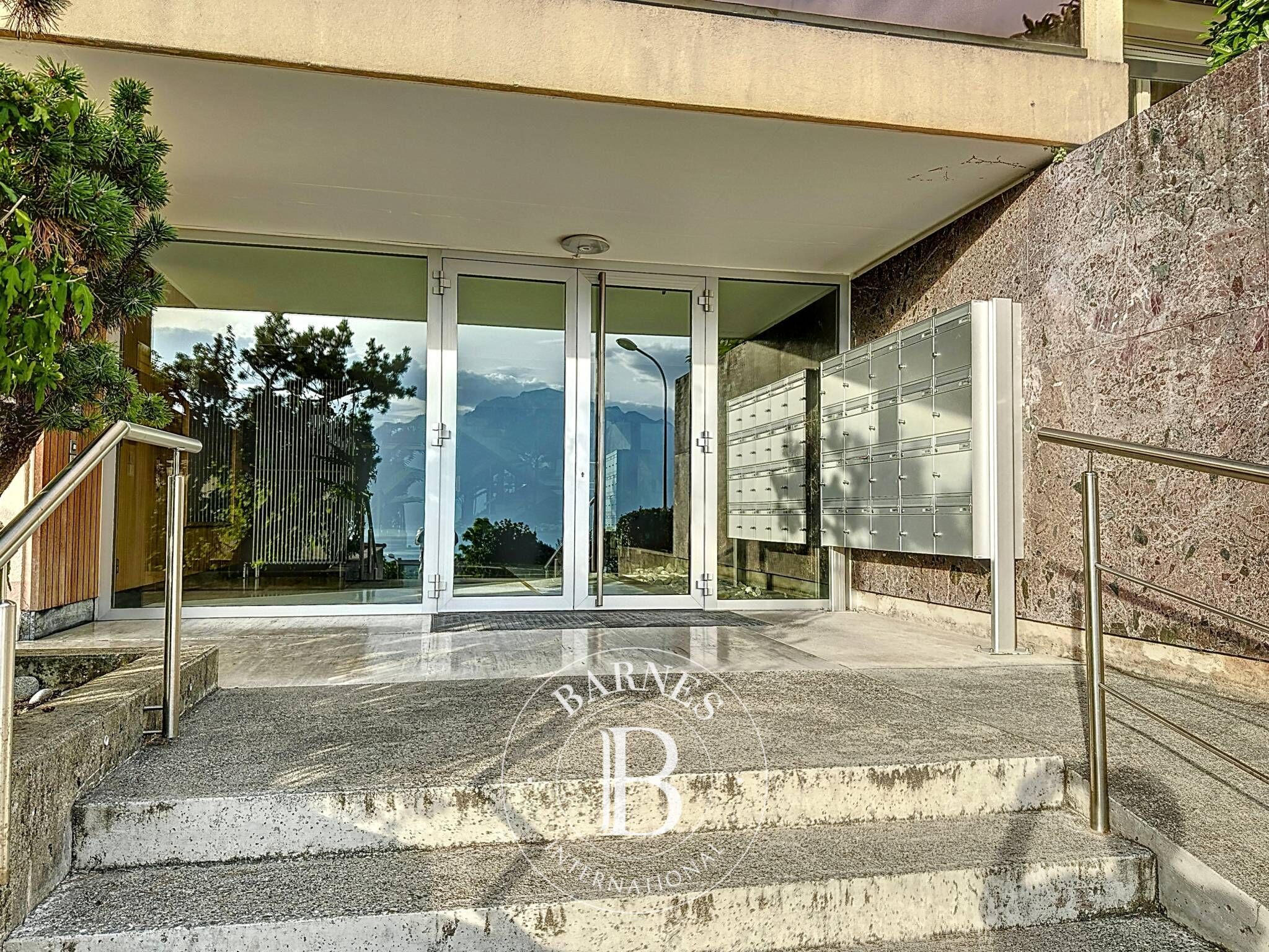 Daire Montreux - picture 19