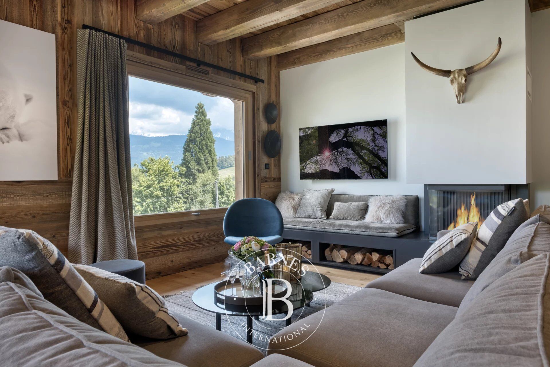 APARTMENT WHITE BEAR - picture 1