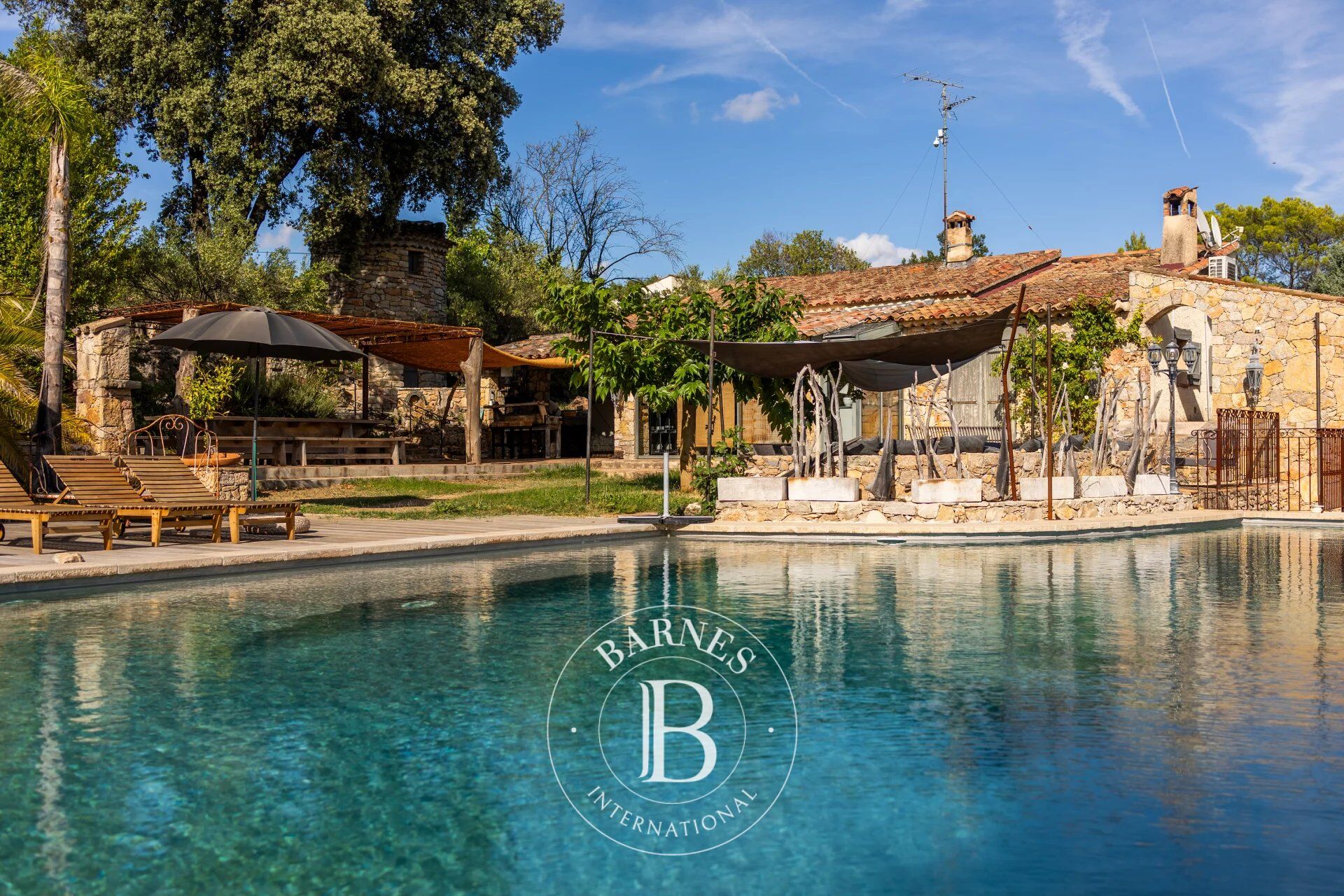 Var - Exceptional property - Two authentic villas with several stone dependencies surrounded by olive trees and vines in absolute peace and quiet - picture 3