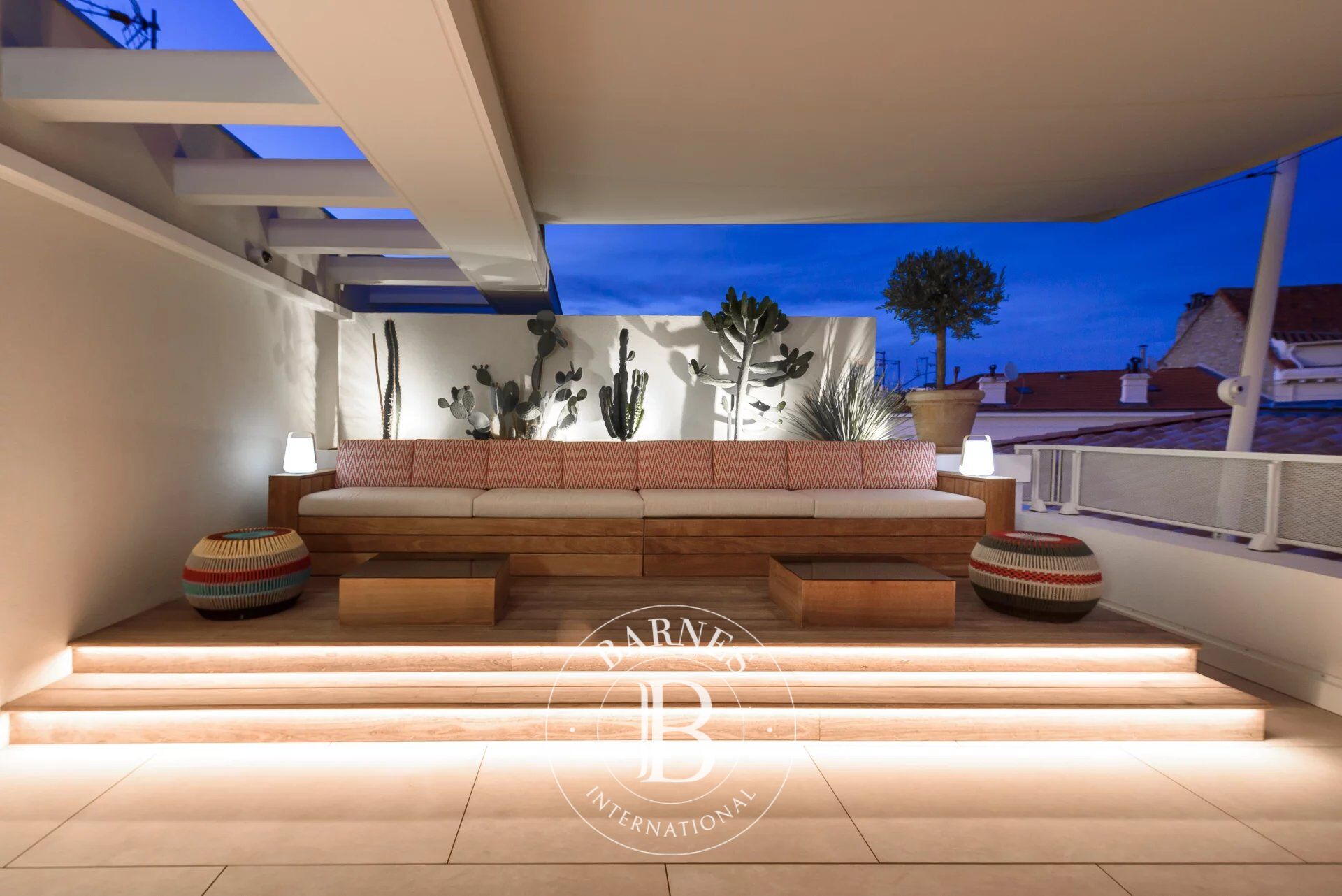 CANNES - SEA VIEW PENTHOUSE - 2 BEDROOMS - picture 1