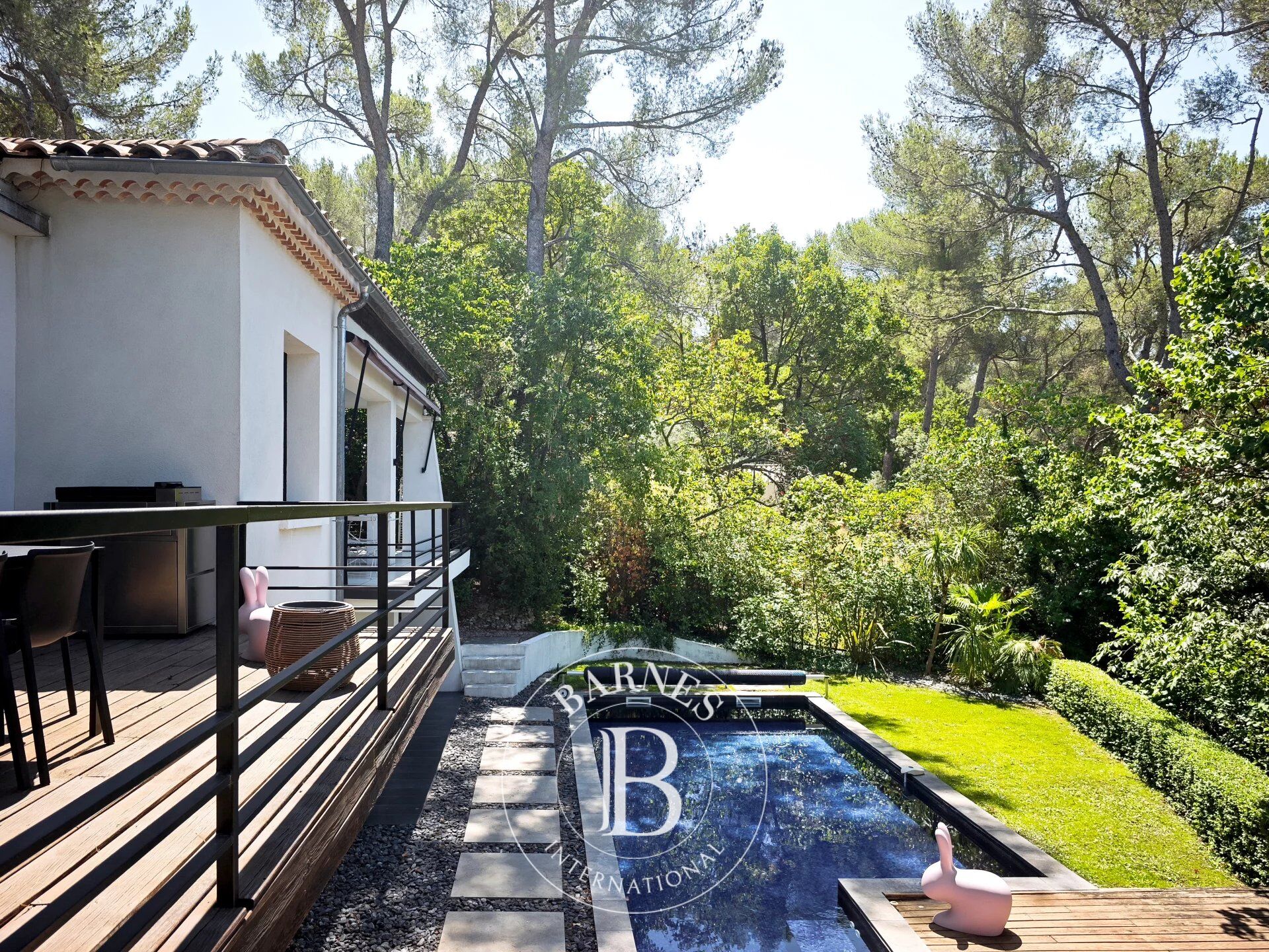 AIX-EN-PROVENCE--HOUSE - 5 BEDROOMS - GARAGE - SWIMMING POOL - VIEW - picture 2