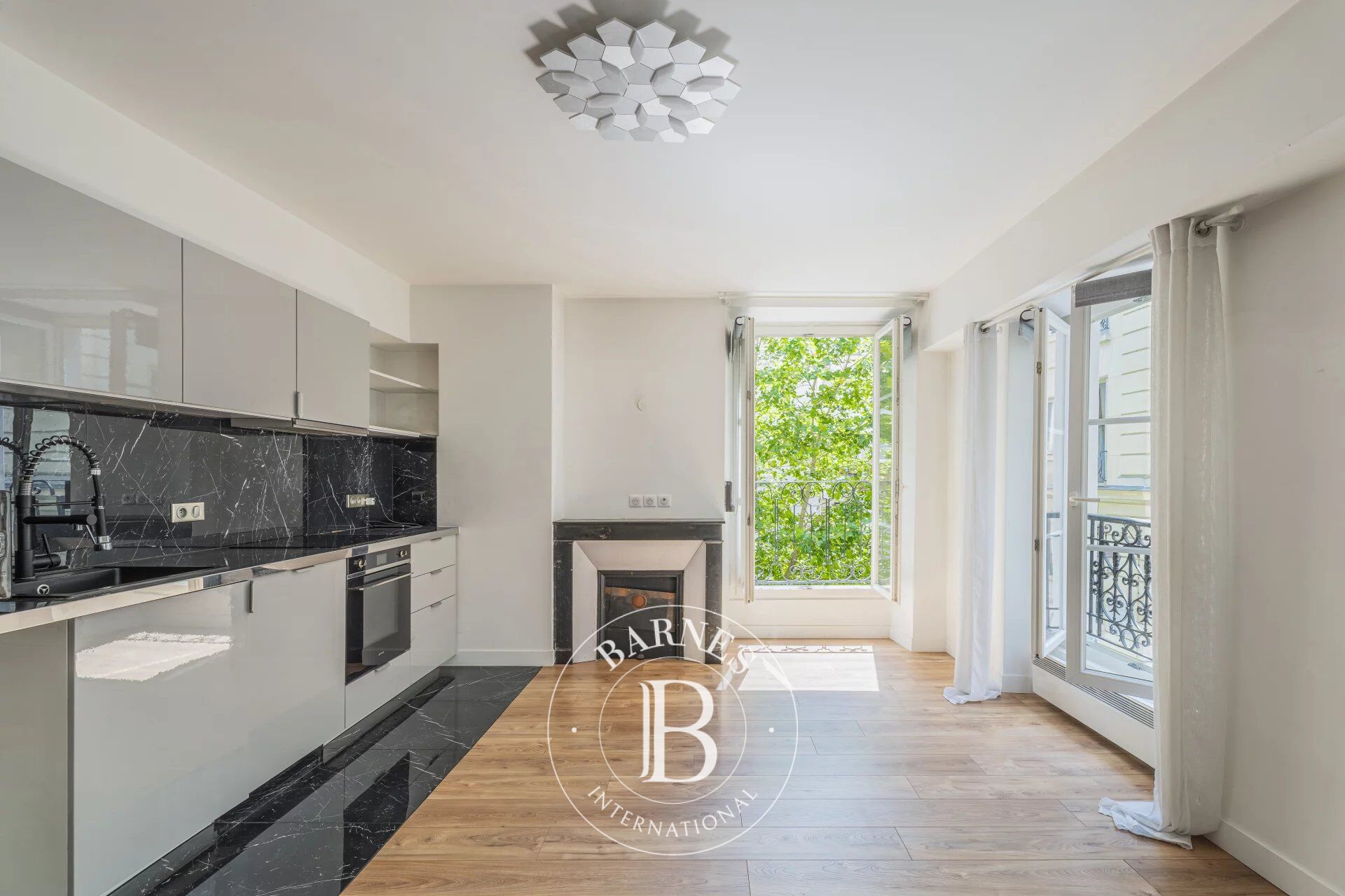 Piso Paris 4ème - picture 3