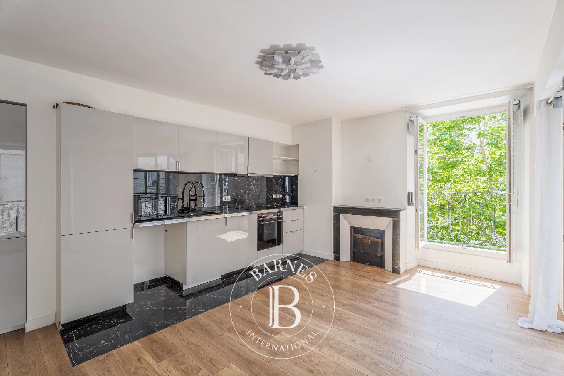 Piso Paris 4ème - picture 2