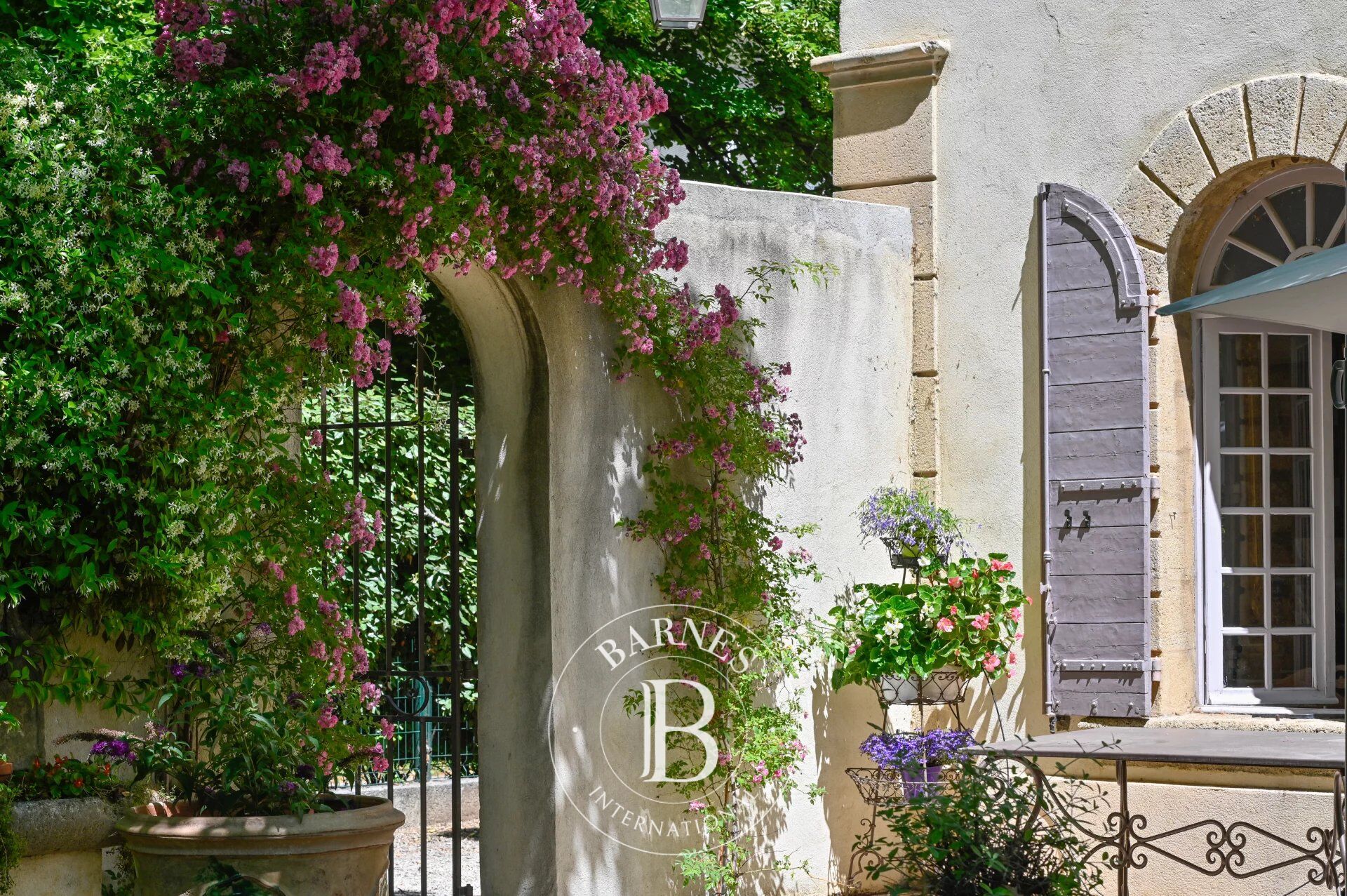 AIX-EN-PROVENCE- TOWN CENTER - 7 BEDROOMS- SWIMMING POOL - picture 1