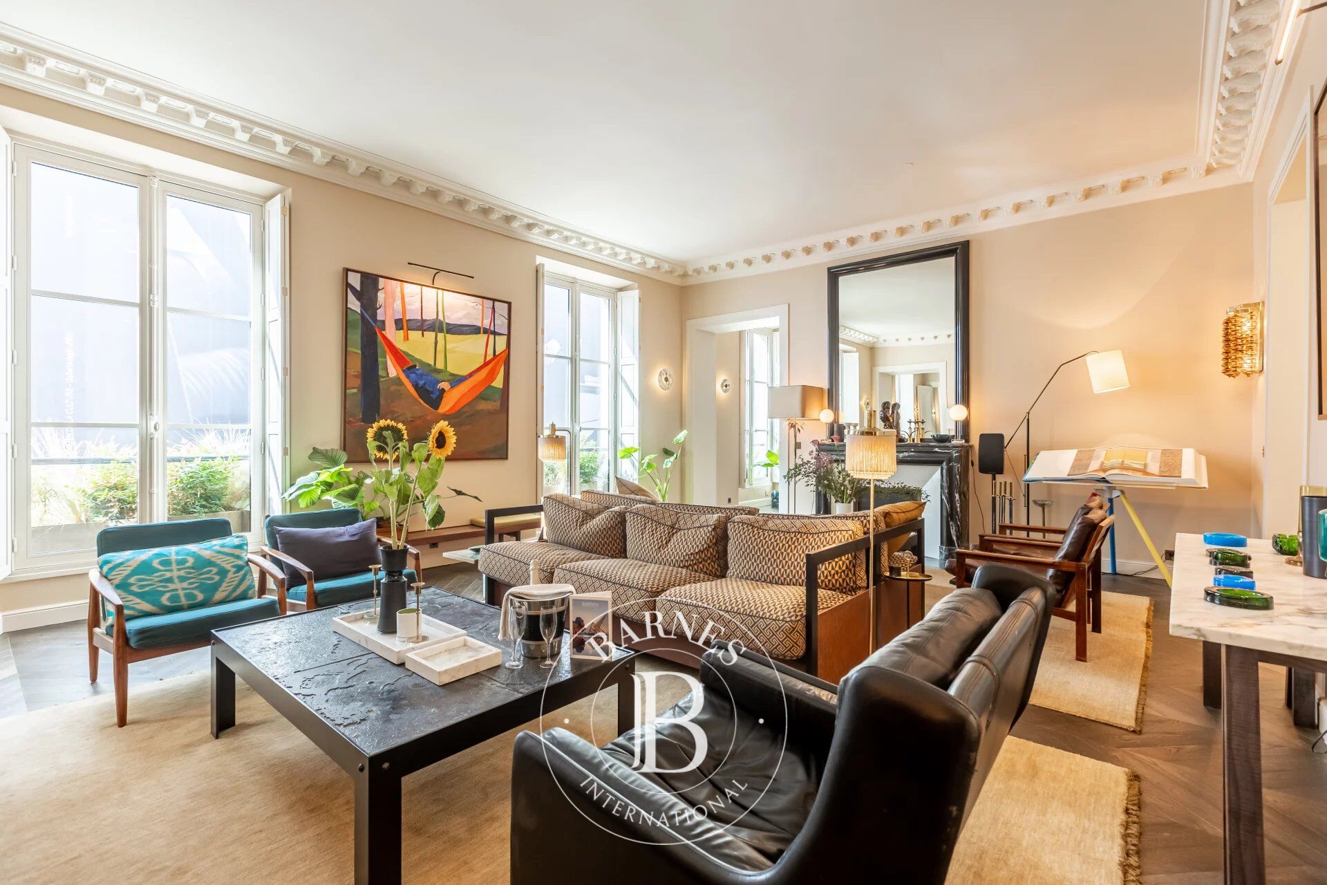 PARIS 1 - APPARTEMENT - 3 CHAMBRES - picture 3