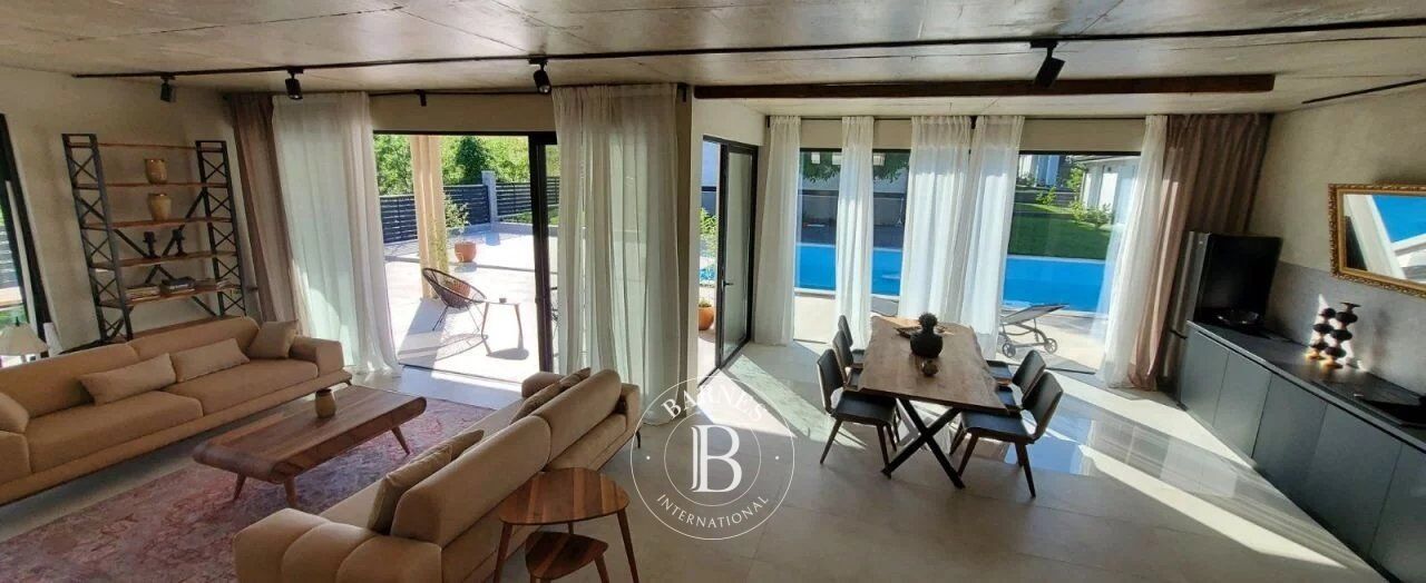 Villa Lozenets - picture 1