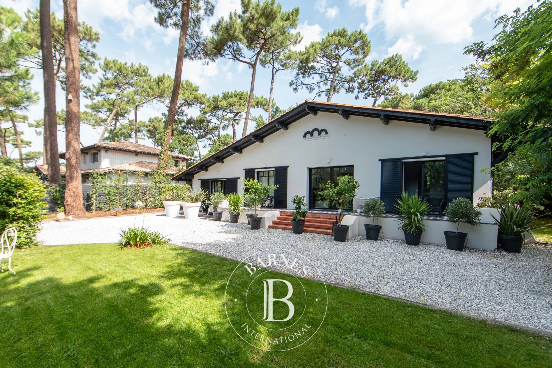 « VILLA BLUE » DE PLAIN-PIED AVEC PISCINE CHAUFFÉE, PROCHE PLAGE AU PYLA-SUR-MER – CAPACITÉ 8 PERSONNES - picture 3