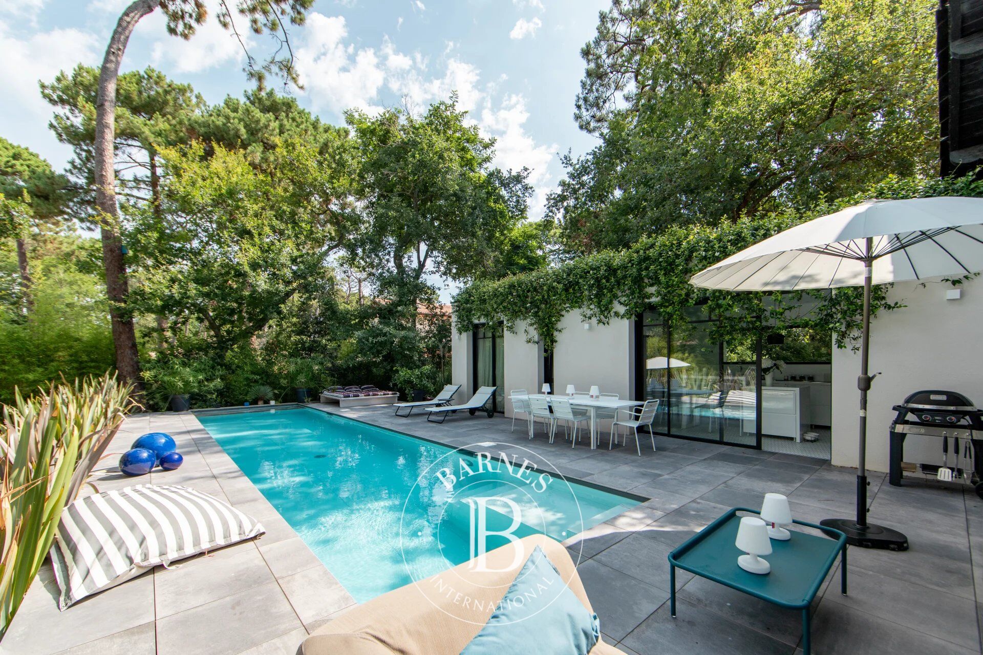 « VILLA BLUE » DE PLAIN-PIED AVEC PISCINE CHAUFFÉE, PROCHE PLAGE AU PYLA-SUR-MER – CAPACITÉ 8 PERSONNES - picture 1