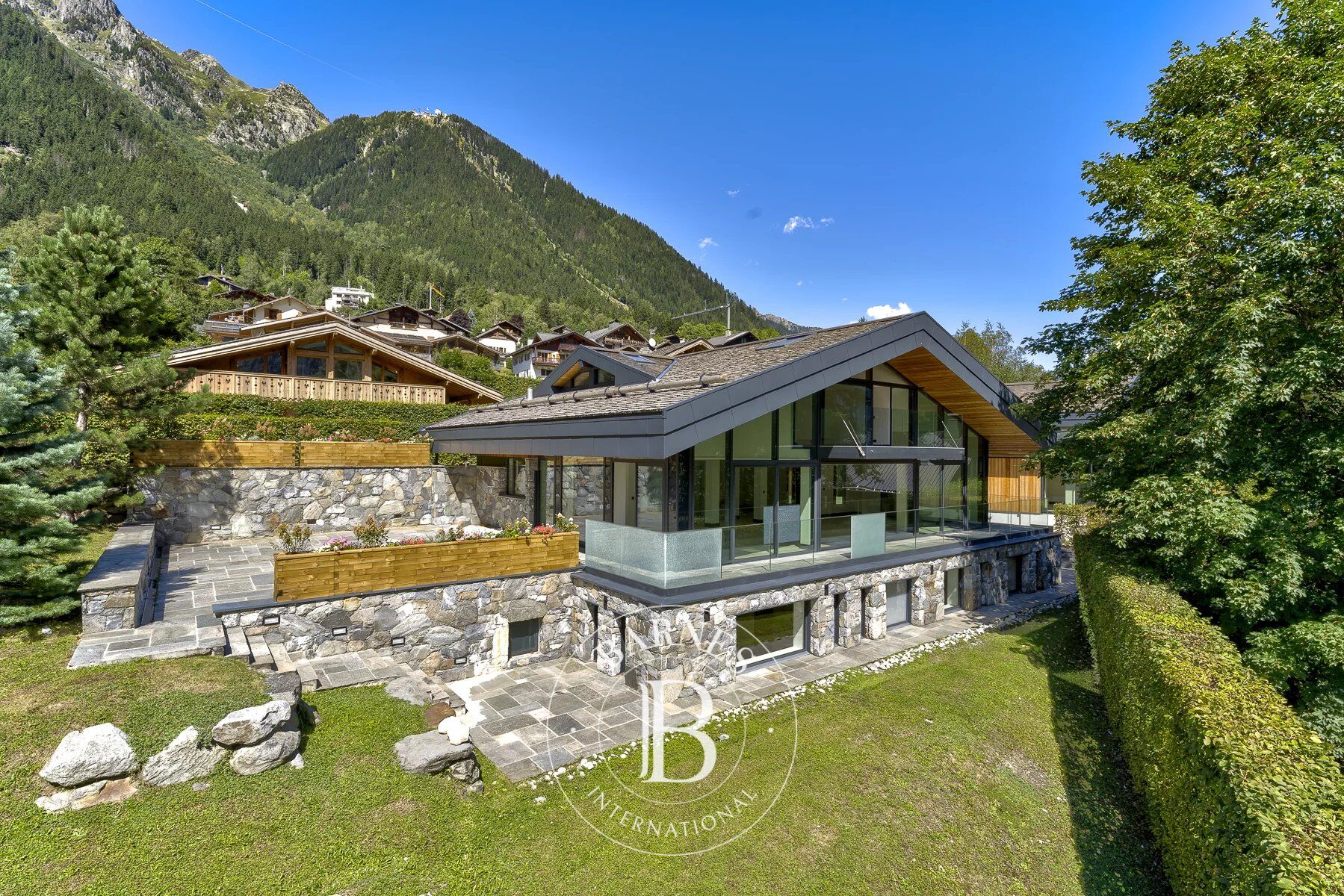 BARNES CHAMONIX - LES MOUSSOUX -  DEUX CHALETS NEUFS  -  8 CHAMBRES - MAGNIFIQUE VUE MONT-BLANC - picture 2