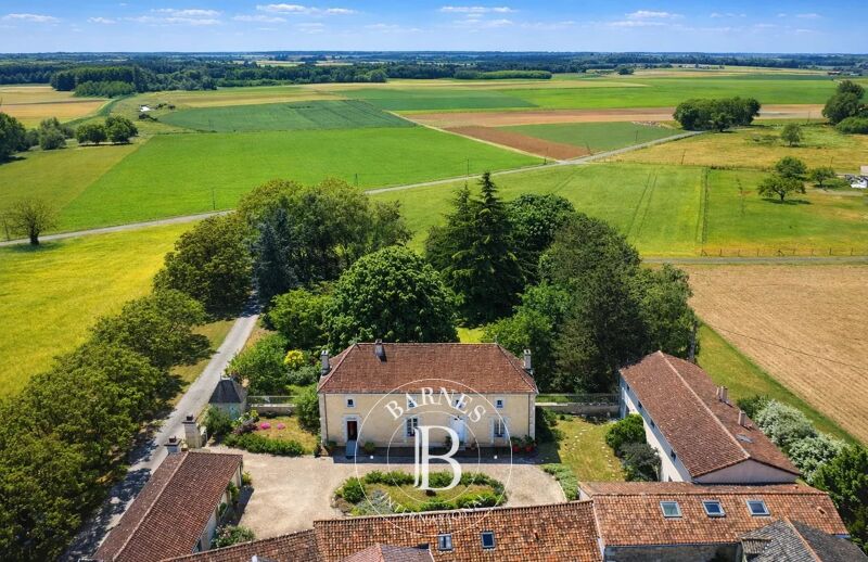 For Sale Manor house | Lencloître - picture 3