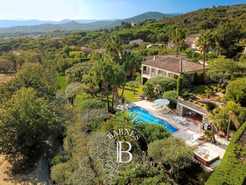 GOLFE DE SAINT TROPEZ - GRIMAUD - DOMAINE PRIVE - VILLA PROVENCALE  - VUE DEGAGEE