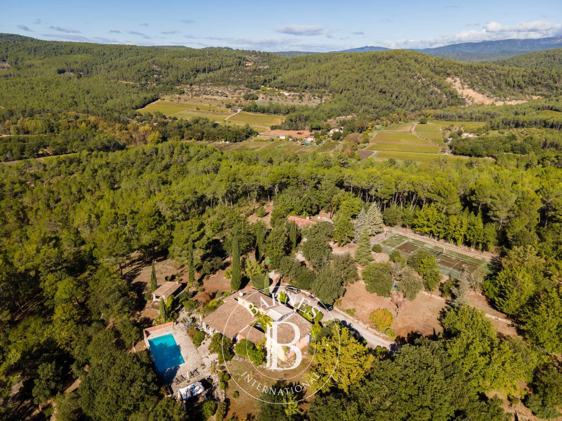 Entrecasteaux – Authentic Provençal Bastide with Guest House, Pool & Outstanding Hospitality Potential - picture 2