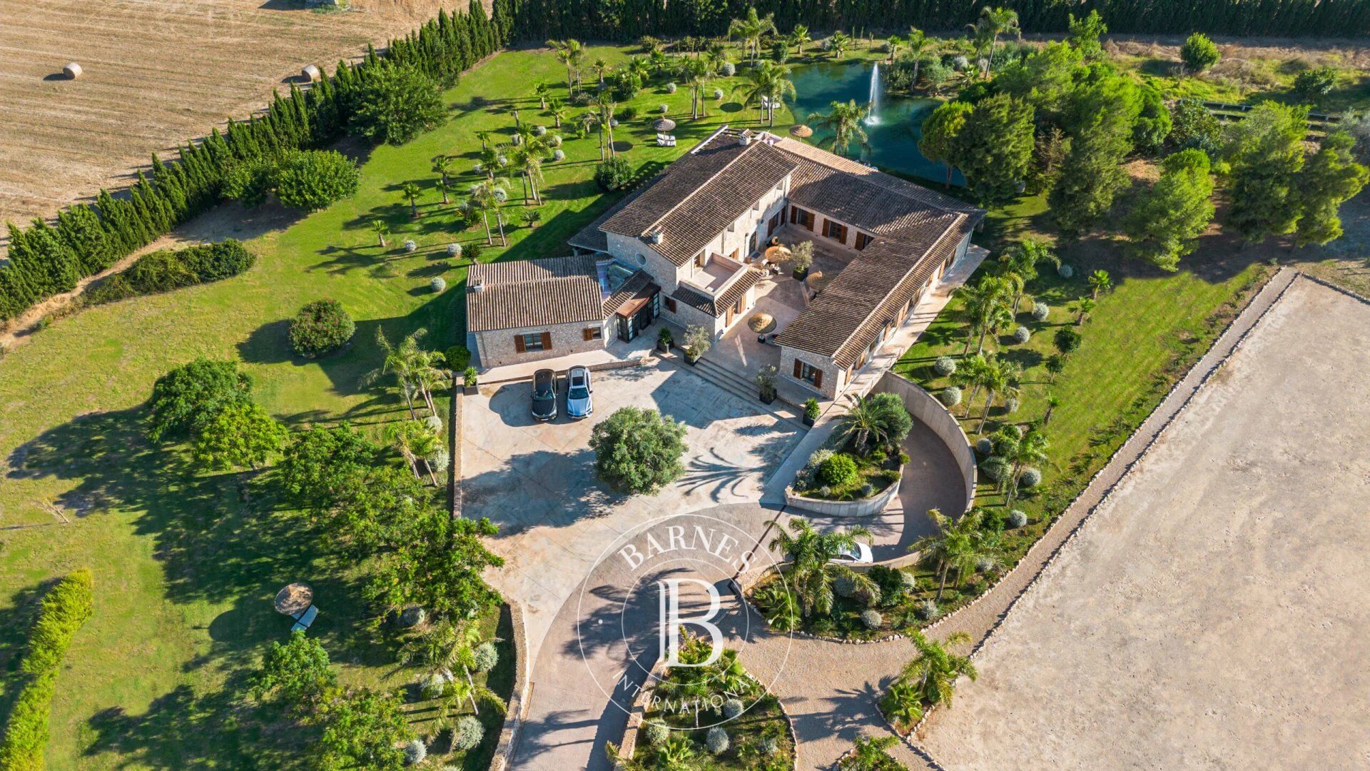 Private Luxury Finca on 2-Hectare Plot with Panoramic Mountain Views - picture 3