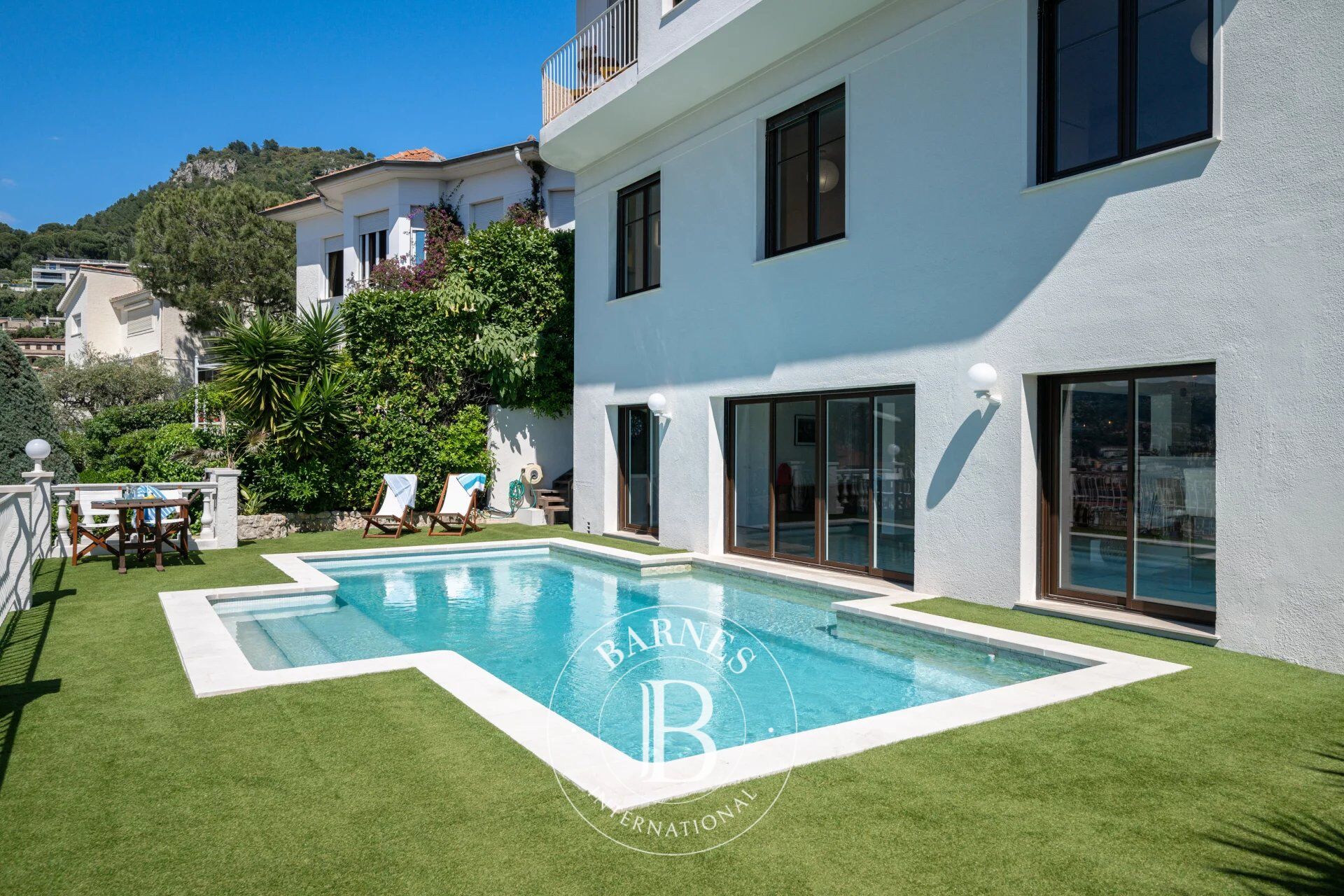 NICE - MONT BORON - VILLA WITH PANORAMIC SEA VIEW - picture 2