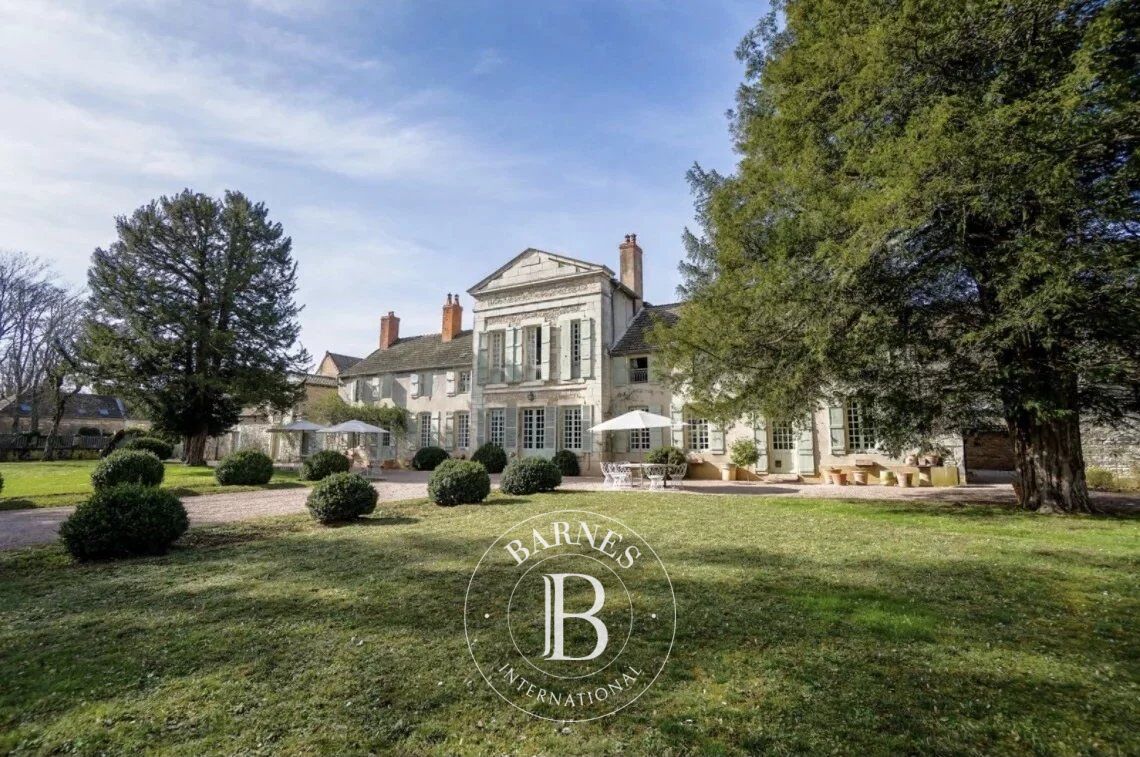 Finca Givry - picture 1