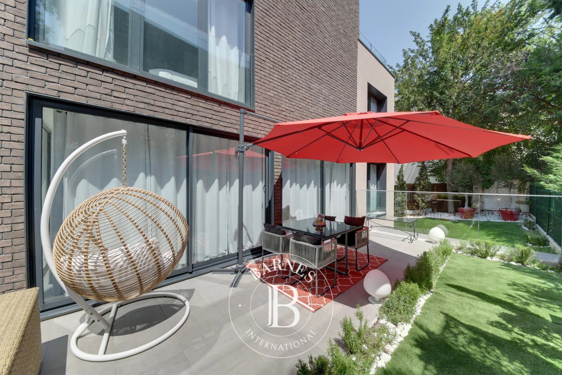 Contemporary house - picture 2