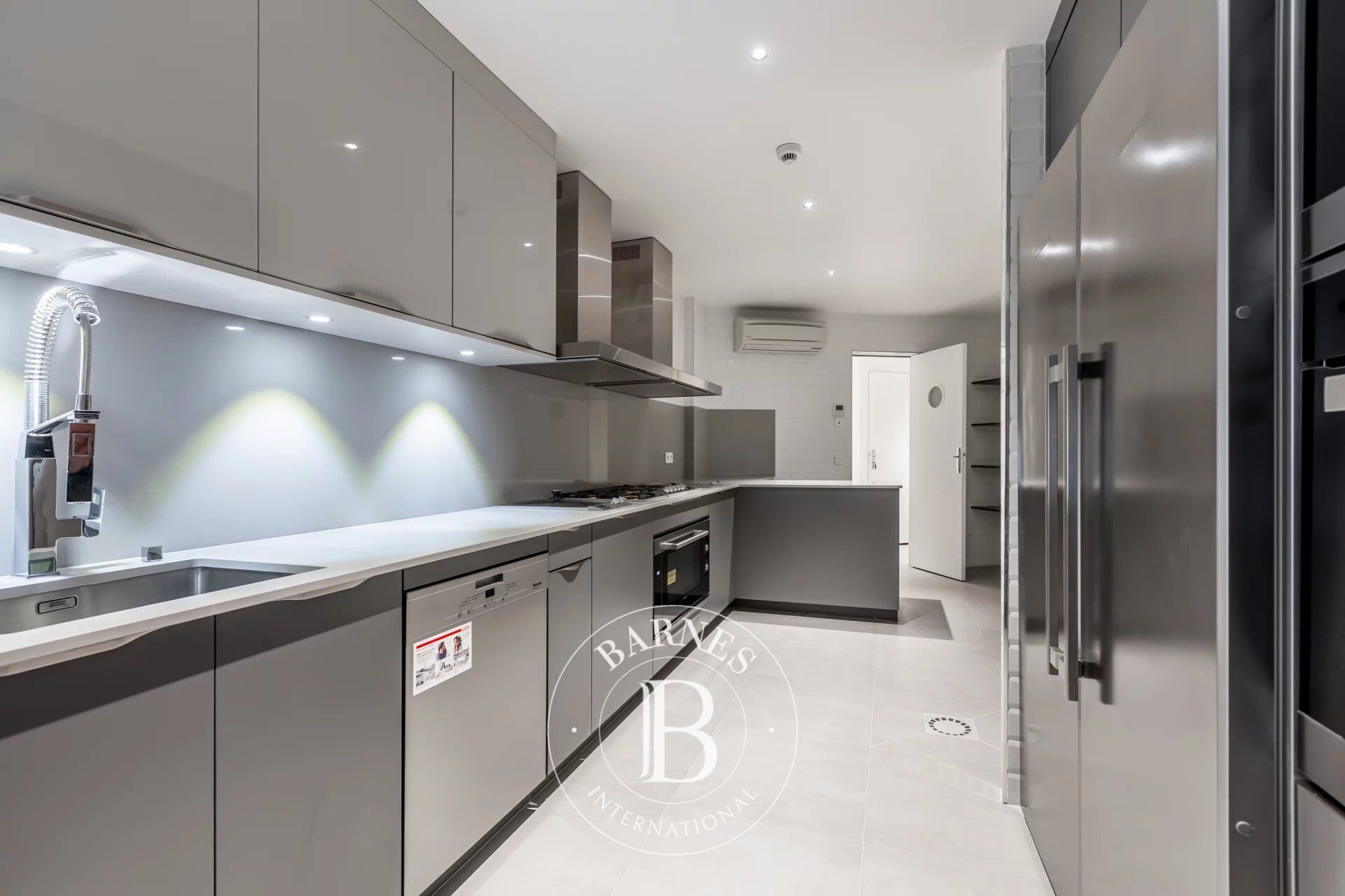 For Sale, Mansion Paris 16ème - picture 10