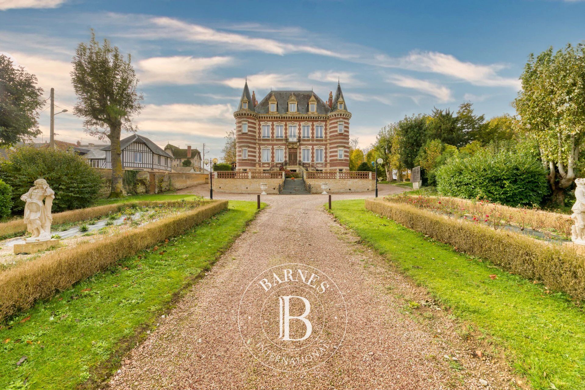 Schloß Saint-Pierre-sur-Dives - picture 1