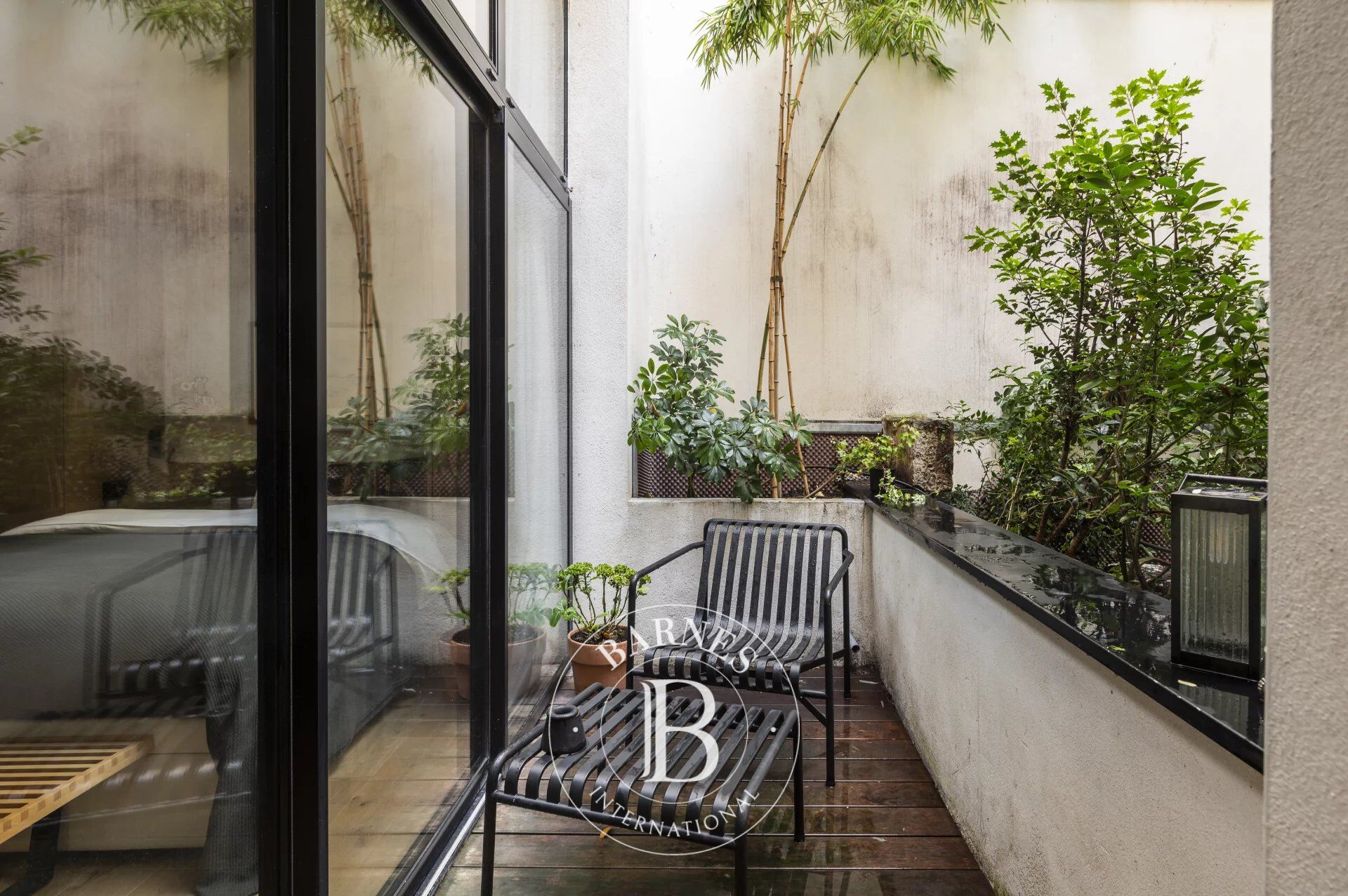 Paris 18  - MARTYRS / ABBESSES - ARTIST’S STUDIO-LOFT - TERRACE - 1 or 2 BEDROOMS - QUIET SURROUNDINGS - picture 3