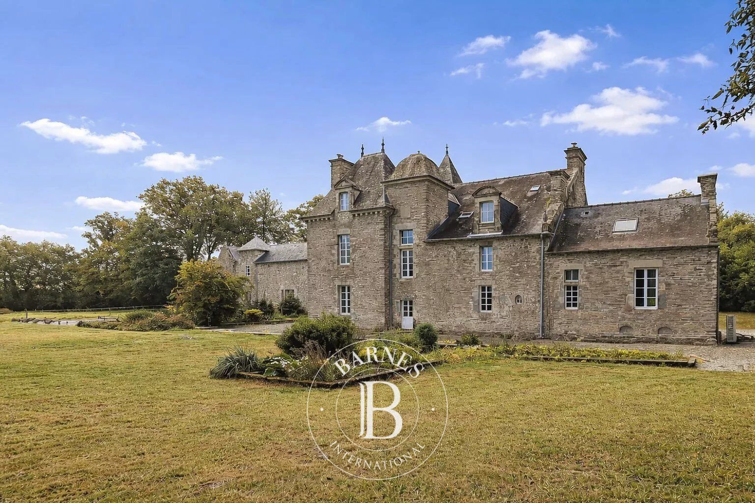 NEAR PLOËRMEL – 17th & 19th CENTURY CASTLE IN A 5 HA PARK - picture 1