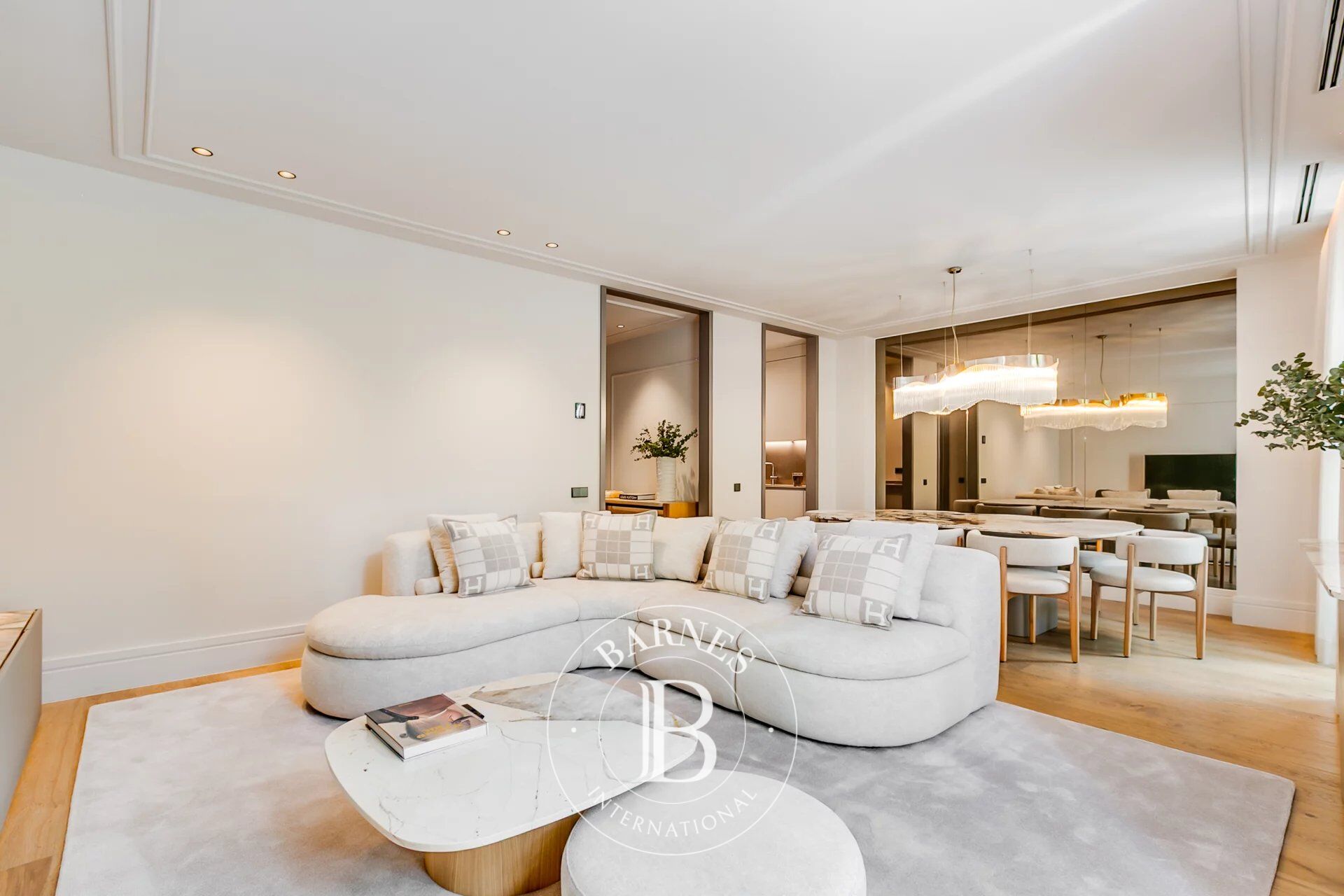 Madrid - Chamberí - Almagro - Piso de diseño amueblado con terraza, tres suites y servicios premium” - picture 3