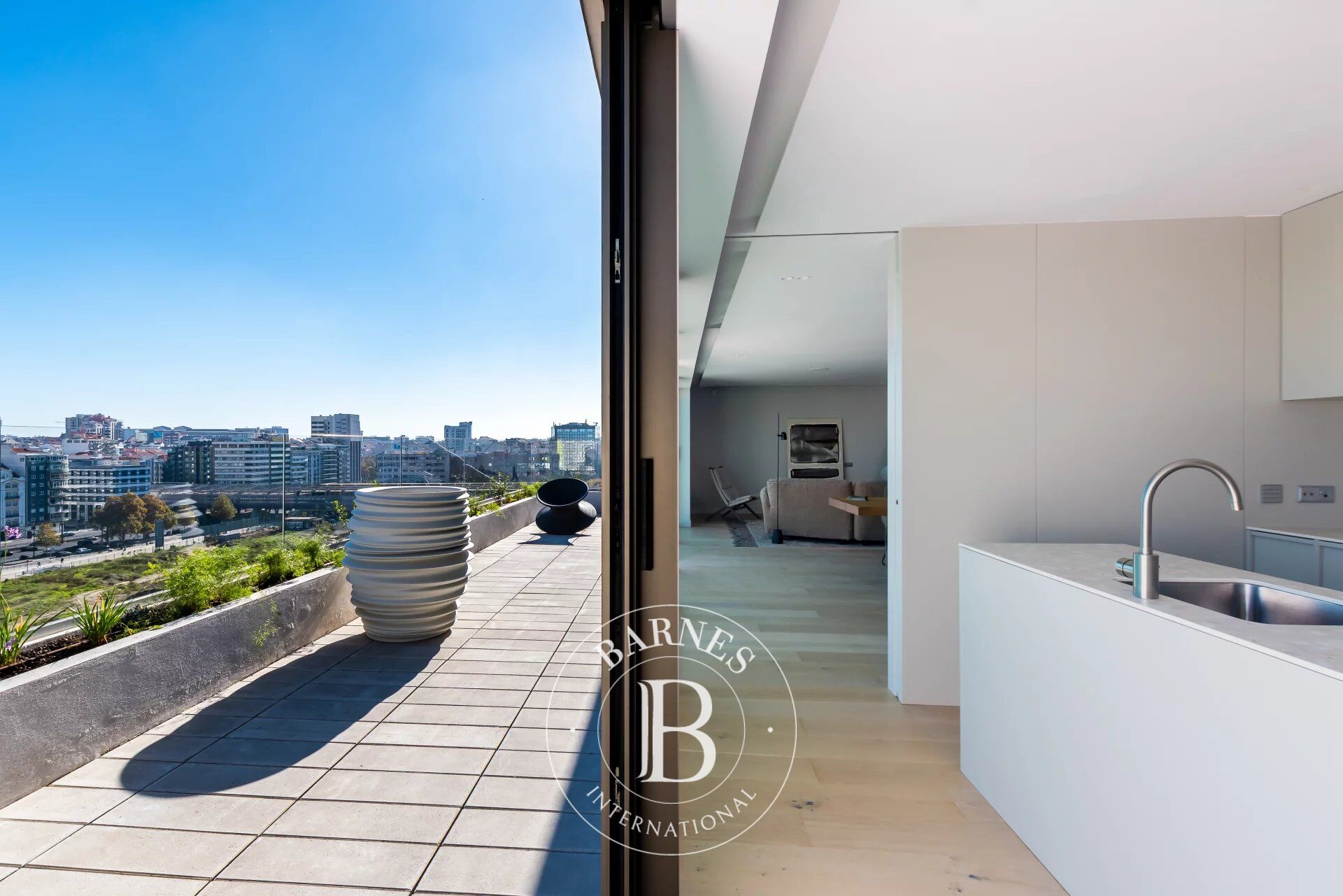 Penthouse in the center of Lisbon - picture 1