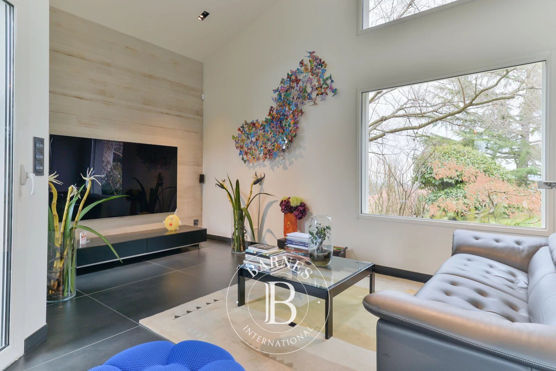 Simandres - Maison de 250 m² - 4 chambres - Terrain plat et paysagé de 4 500 m² - Piscine, terrasse. - picture 1