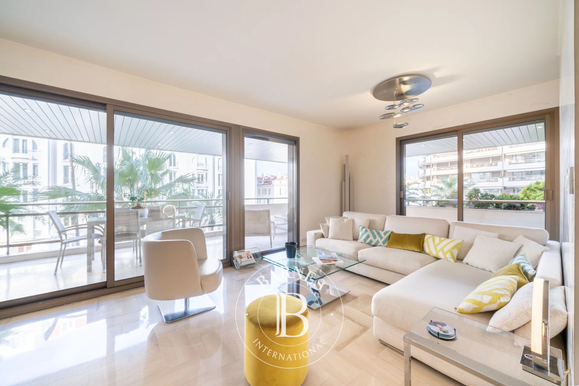 CANNES BANANE - APARTMENT WITH TERRACE - 2 BEDROOMS - picture 2