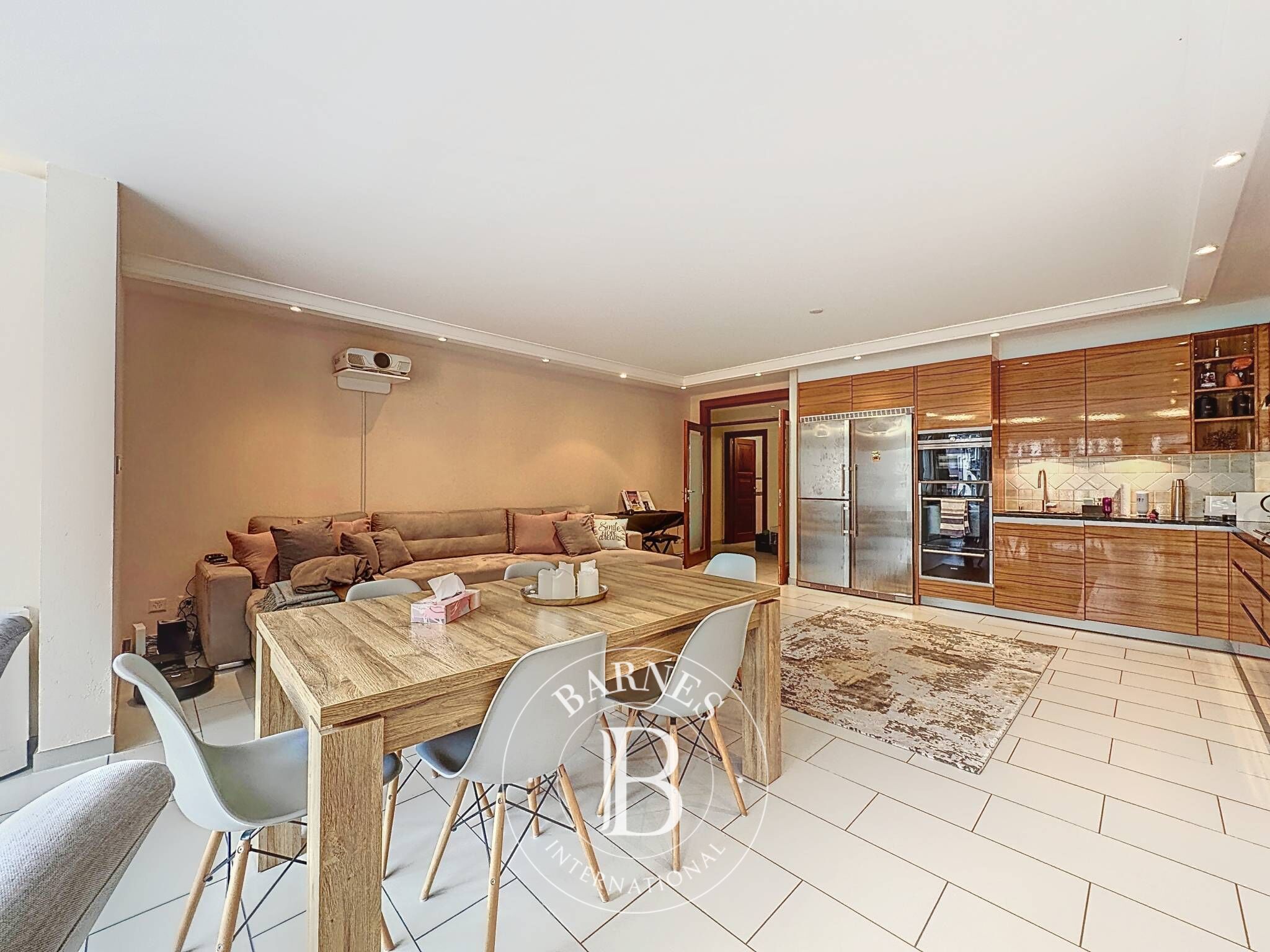 Daire Montreux - picture 13