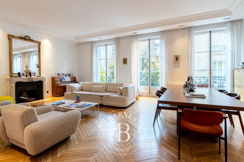 Paris 16 - Victor Hugo / Square Lamartine - Superbe appartement familial et de réception - 4 chambres