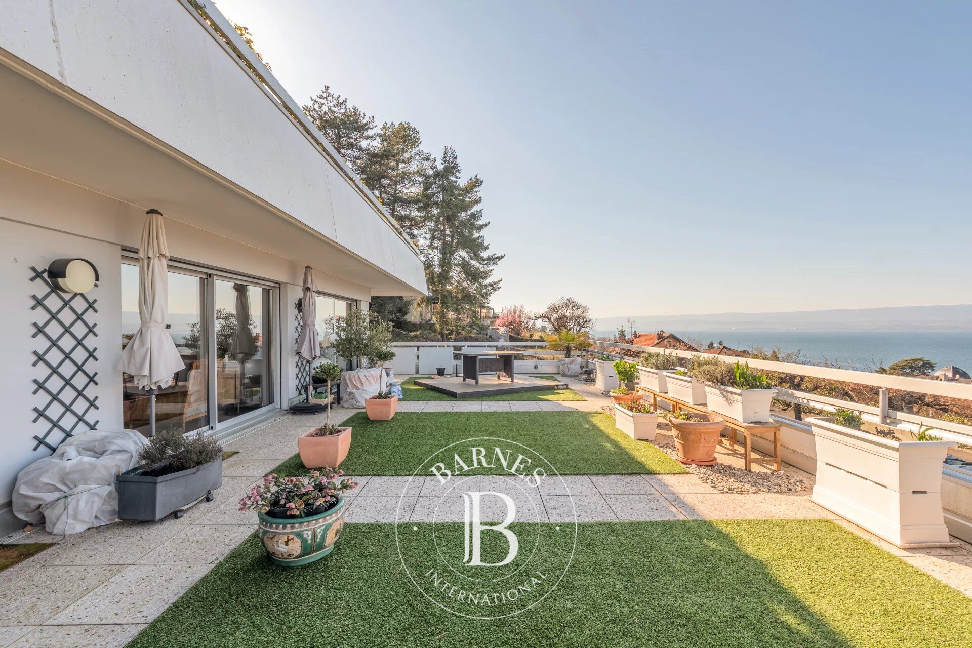 Évian-les-Bains  - Appartement de 131 m² - Vue lac - 2 chambres - Stationnement - picture 1