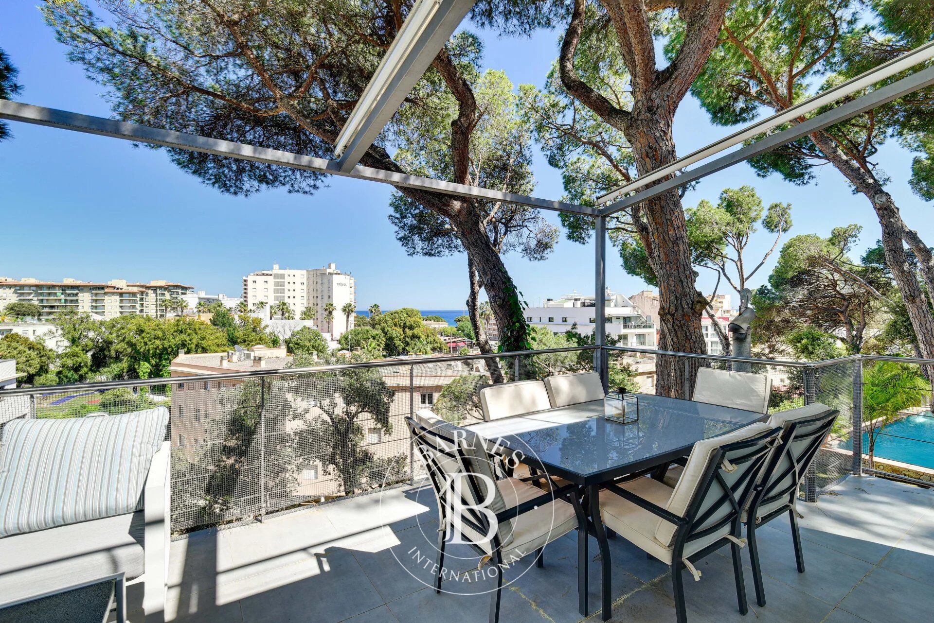 Modern Villa Near the Sea in Platja d'Aro, Costa Brava - picture 2