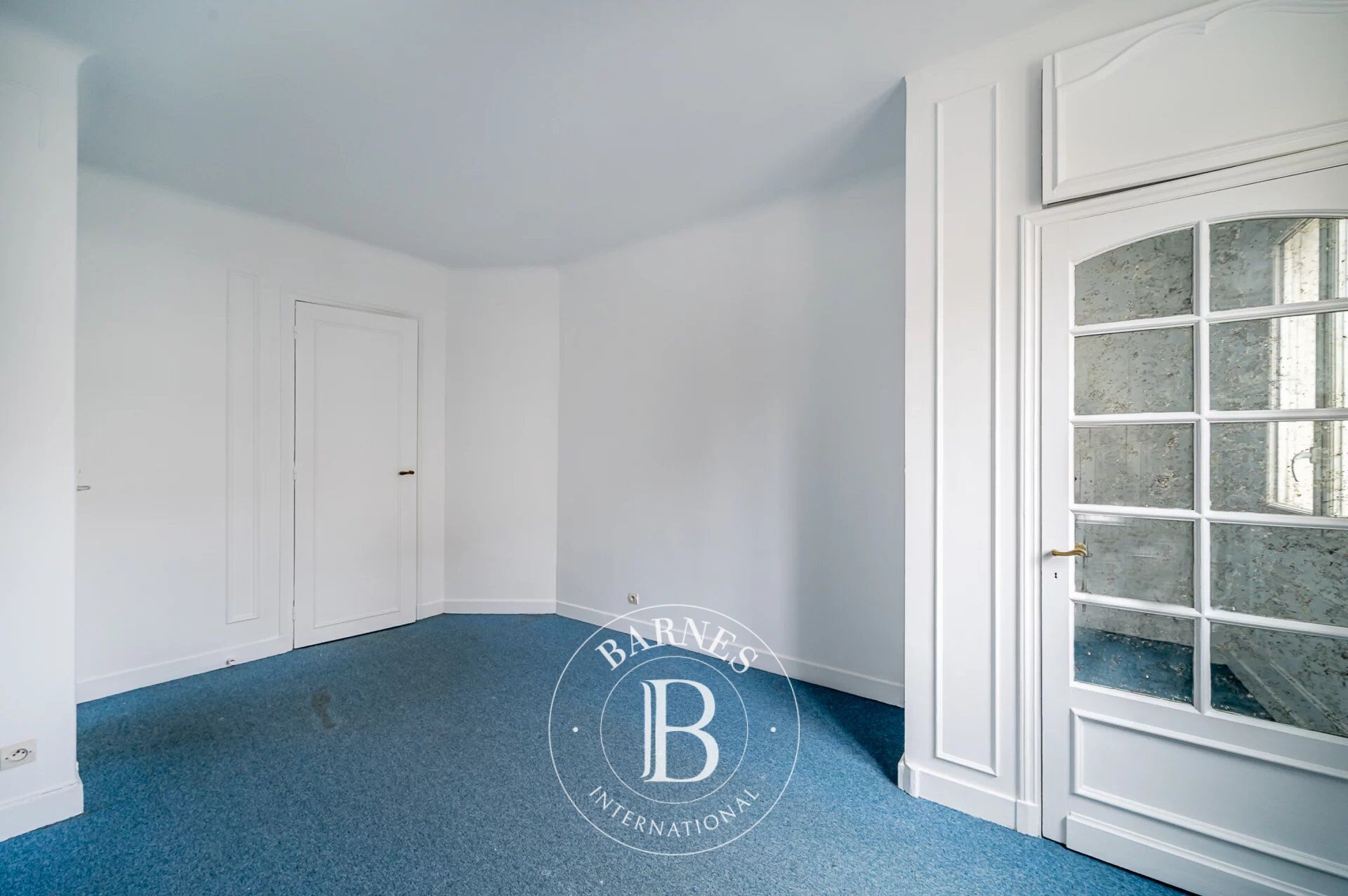 Sold, Apartment Paris 8ème - picture 8