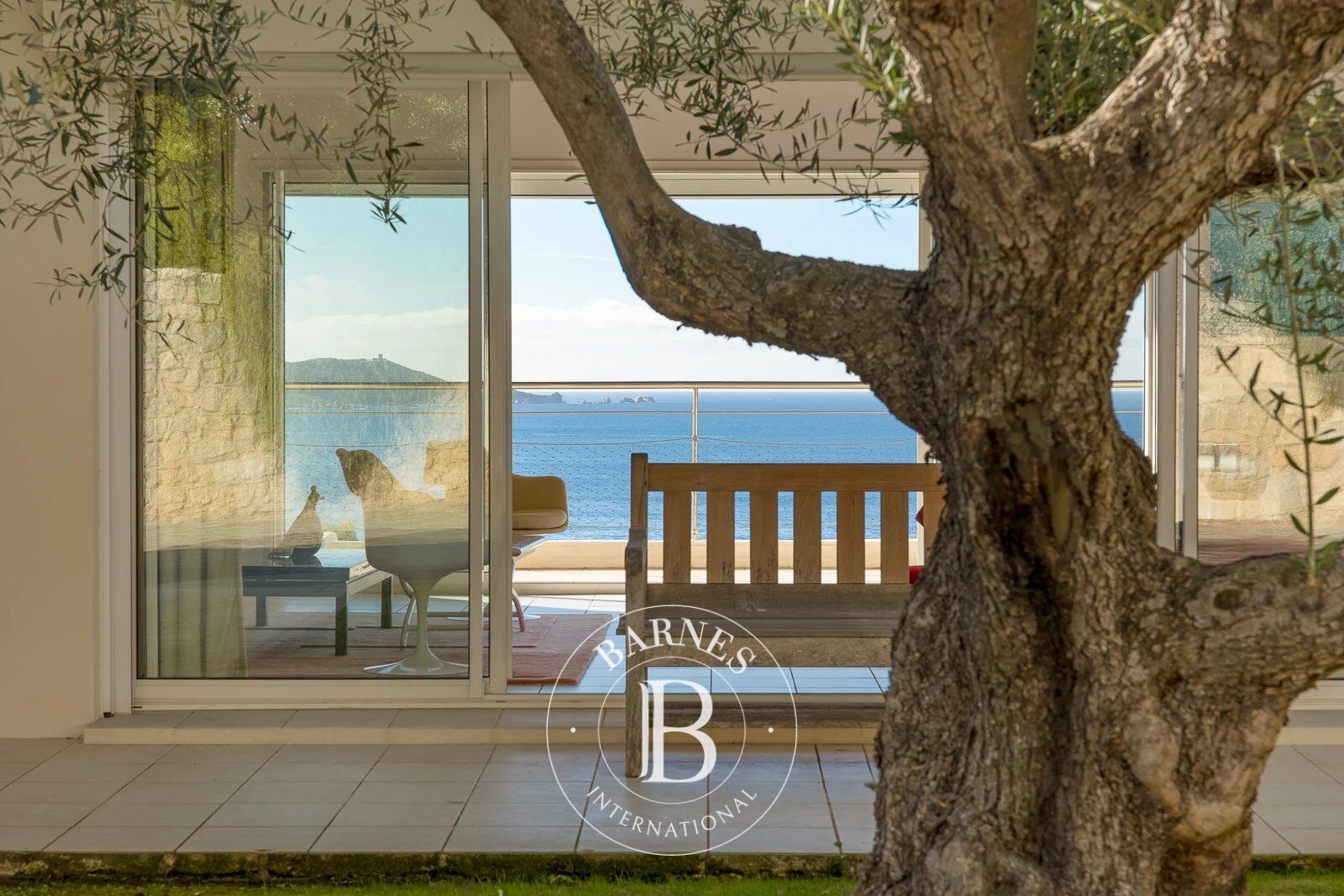 Porticcio rive sud Ajaccio, Exclusivité, Villa, 5 chambres, piscine, bord de mer plage à pied - picture 2