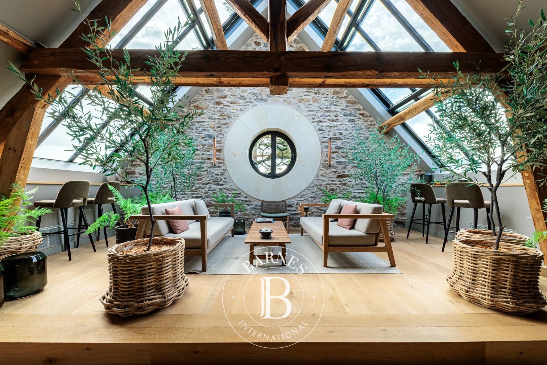 NANTES CENTRE-VILLE - Exceptional apartment in a private passageway - picture 2