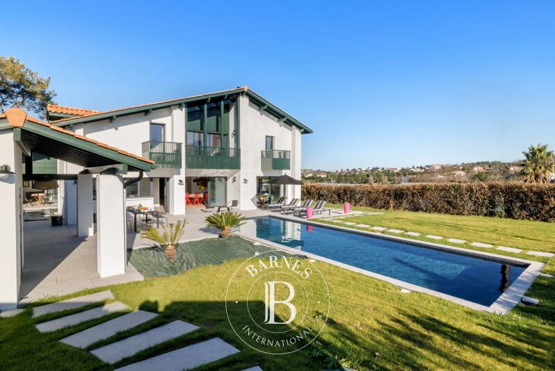 BEACHBREAK - LAFITENIA - Magnifique villa familiale avec piscine chauffée, 4 chambres & 1 studio indépendant - Saint-Jean de Luz