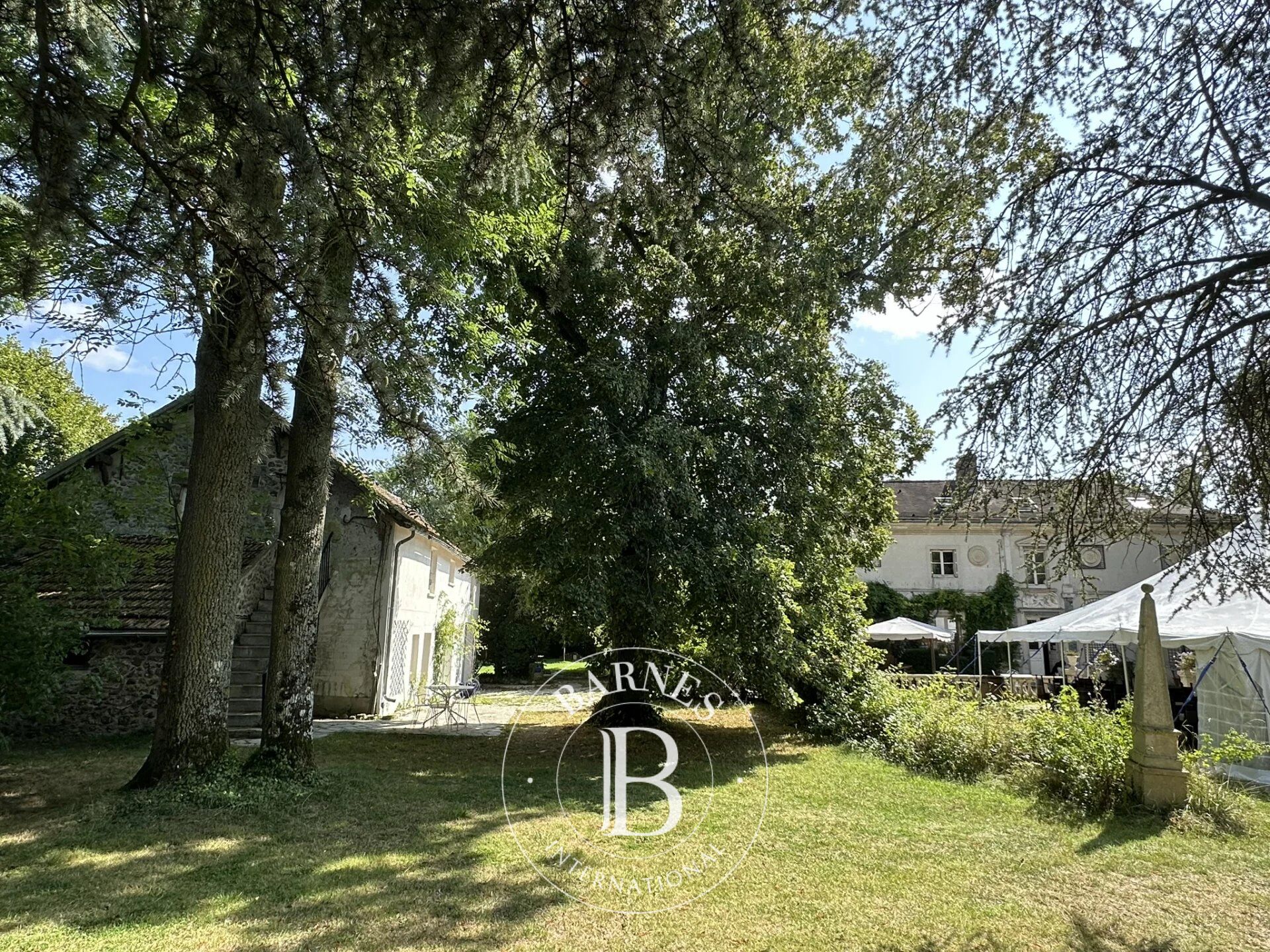 Casa Janvry - picture 1