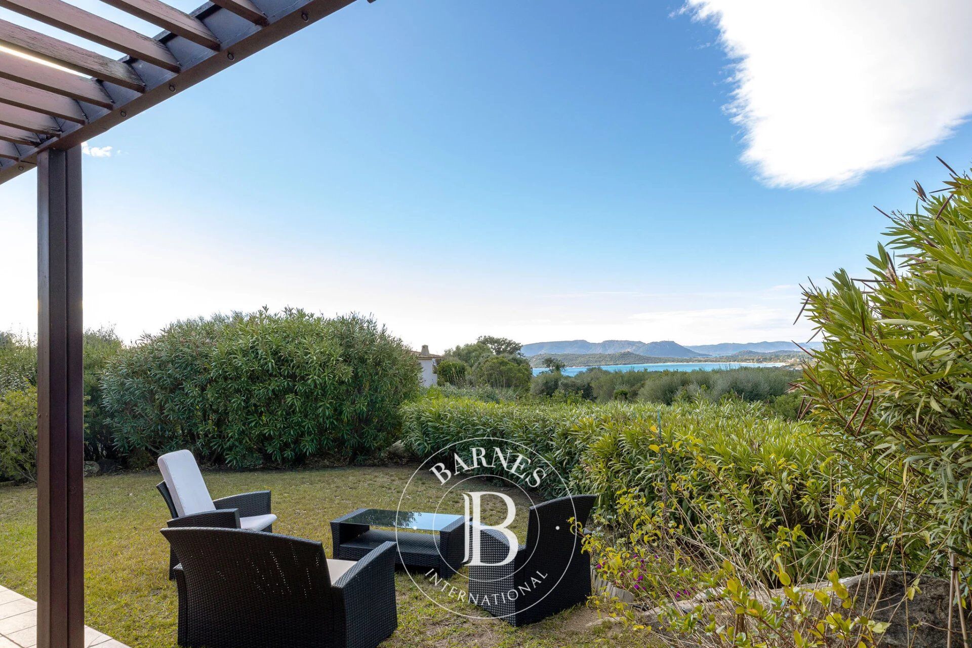 Exclusivité, Arasu, Villa T4, avec piscine, vue mer, à proximité de la plage du Cabanon Bleu - picture 1