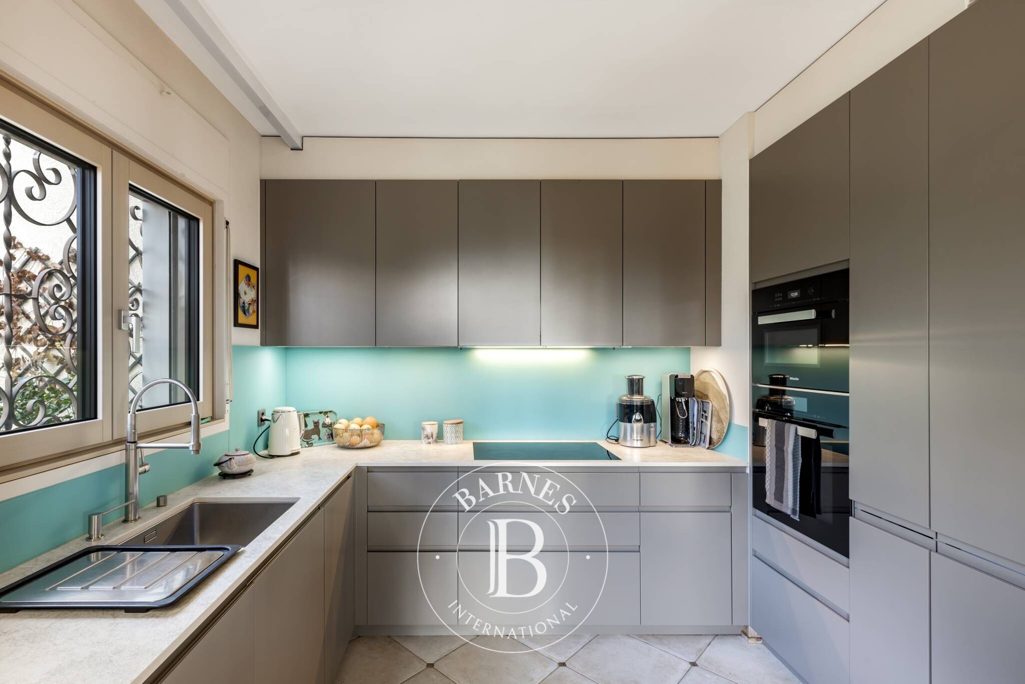 Villa Montreux - picture 18