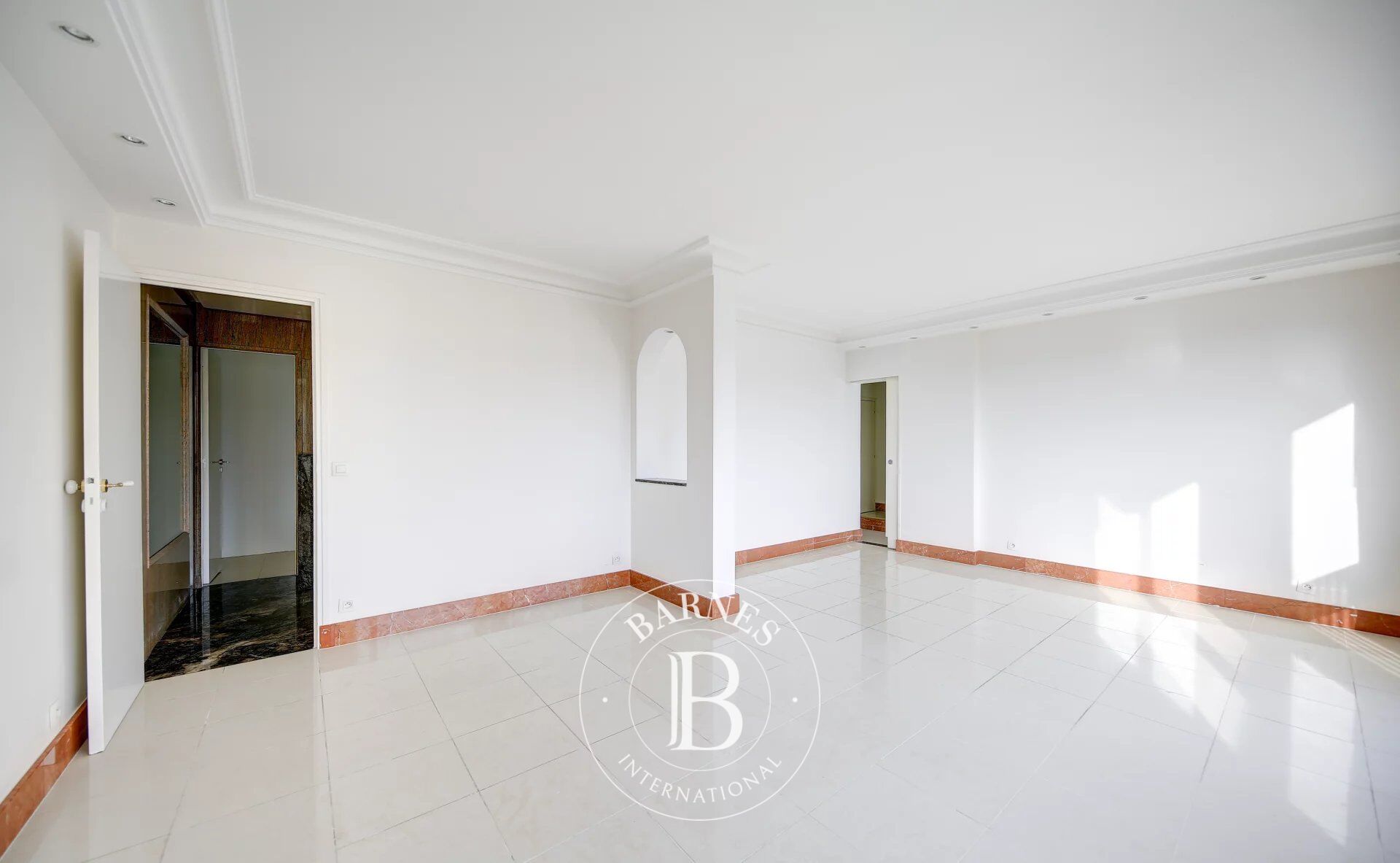 Le Chesnay - Appartement 4 pièces -  Etage élevé avec ascenseur - Cave et box fermé - picture 1