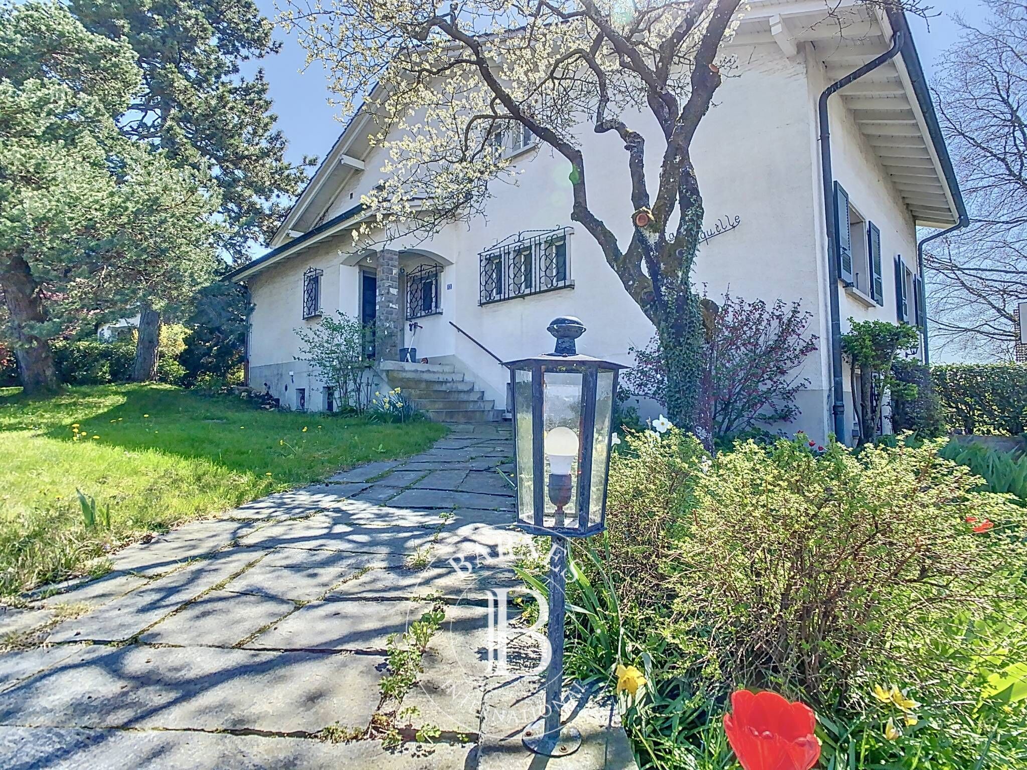 Très belle villa familiale de 250m2  - Quartier résidentiel et calme - picture 1