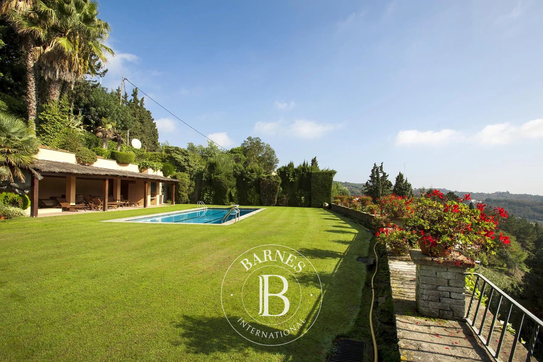 Finca histórica en plena naturaleza en venta a tan sólo 35 minutos de Barcelona. - picture 2