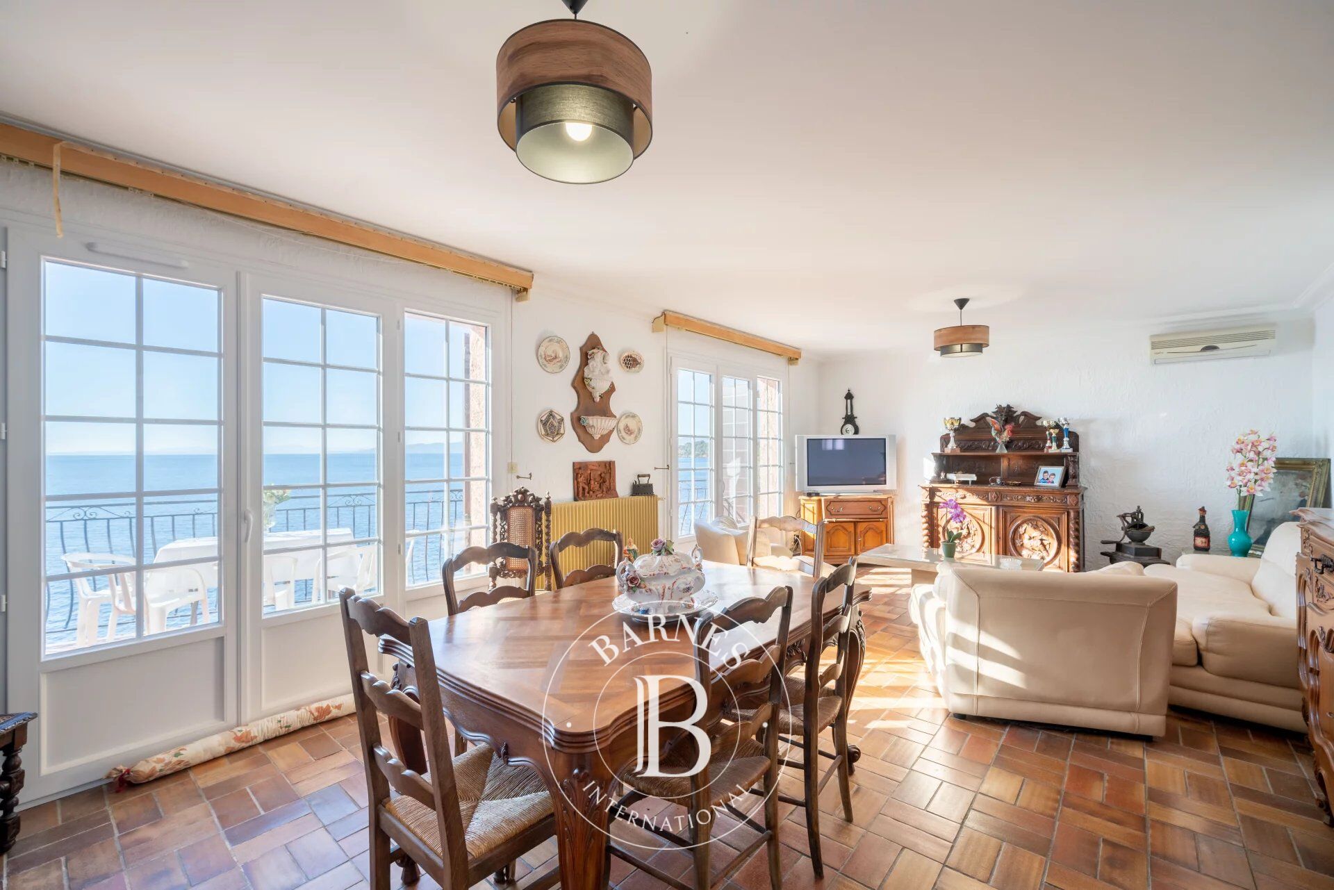 Villa Saint-Raphaël - picture 3