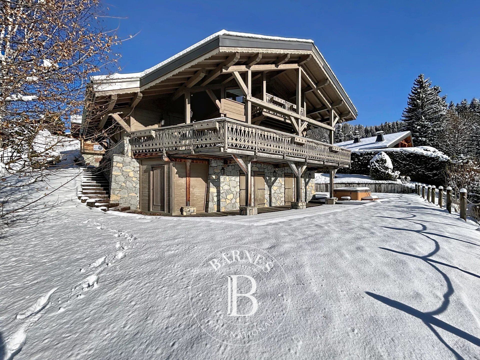 Les Gets - Chalet d'exception de 223 m² (176 m² habitables)- Quartier calme et vue panoramique imprenable - 4 suites - picture 1