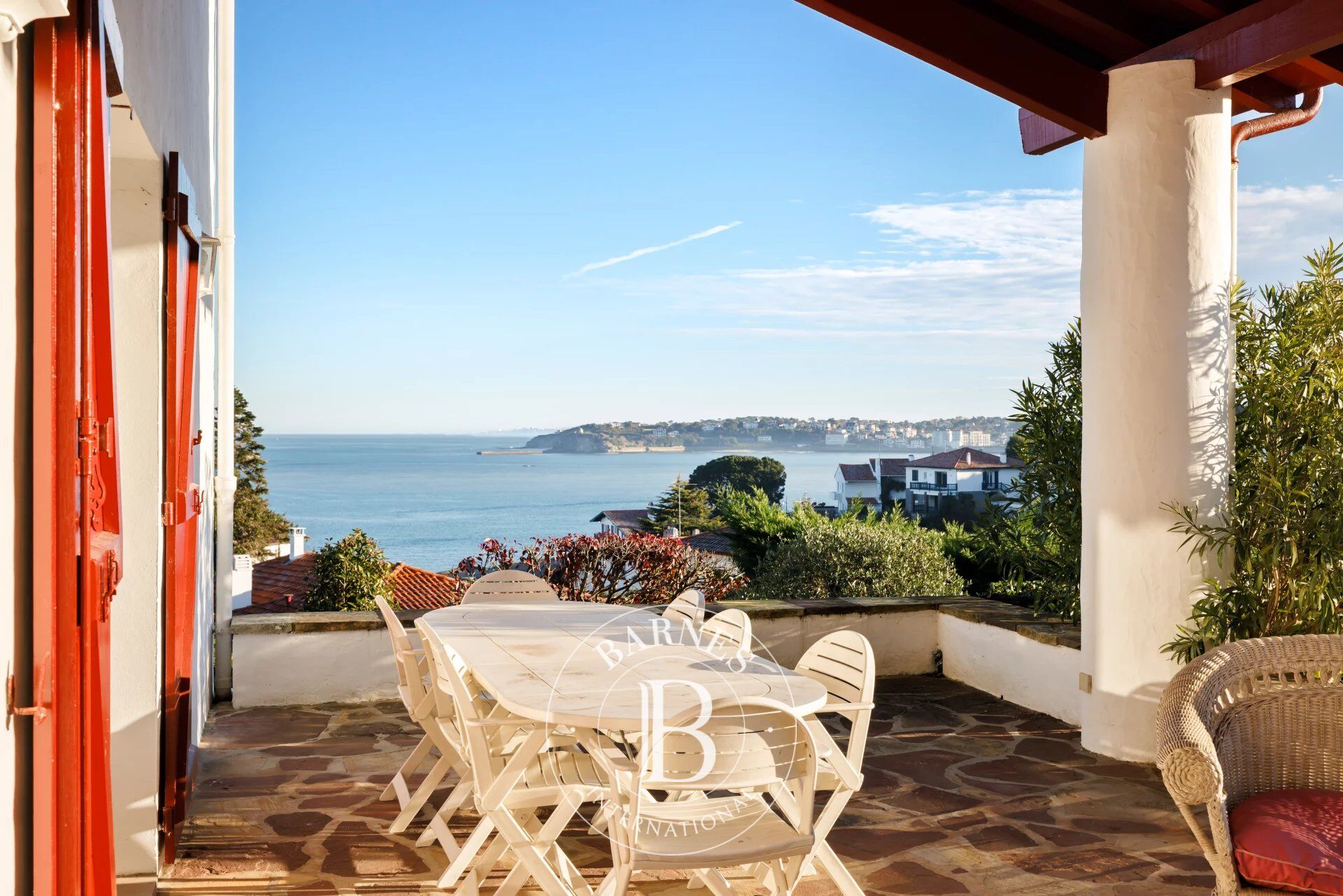 CIBOURE, BORDAGAIN, CASA DE 175 M² CON IMPRESIONANTE VISTA A LA BAHÍA - picture 1