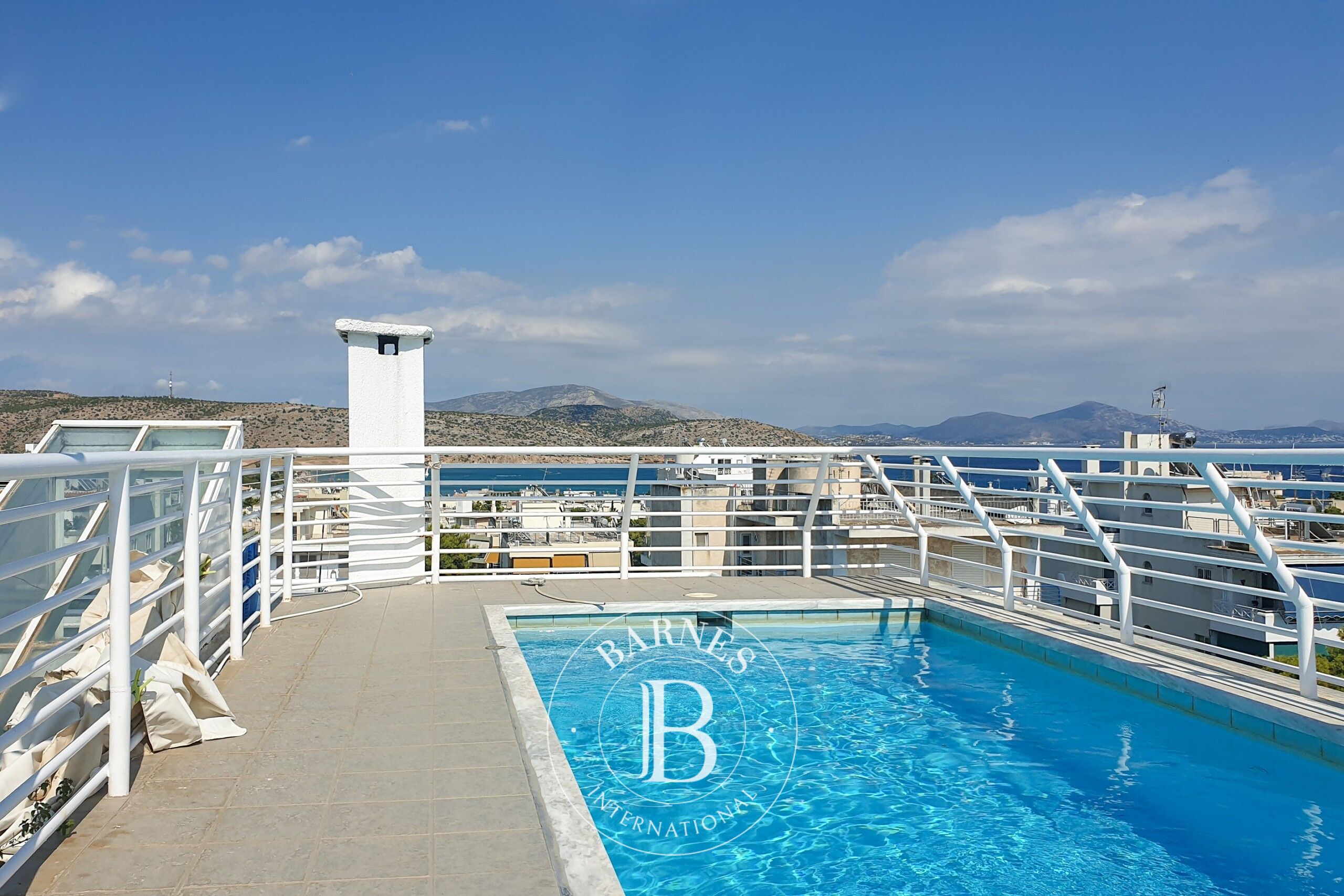 Apartment with a Swimming Pool - Varkiza - picture 1