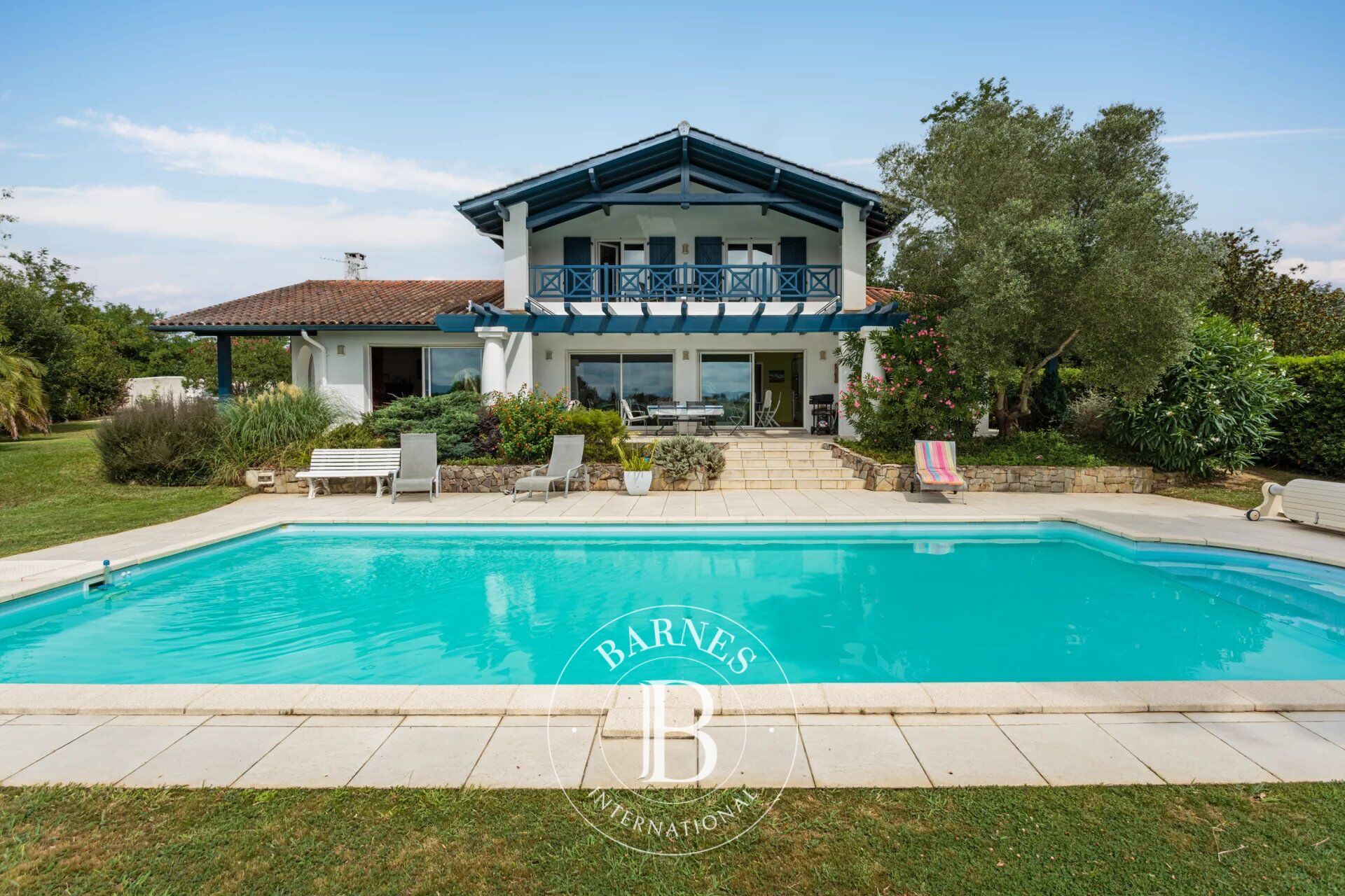 ARBONNE, BELLE MAISON BASQUE, VUE PANORAMIQUE SUR LES MONTAGNES - picture 1